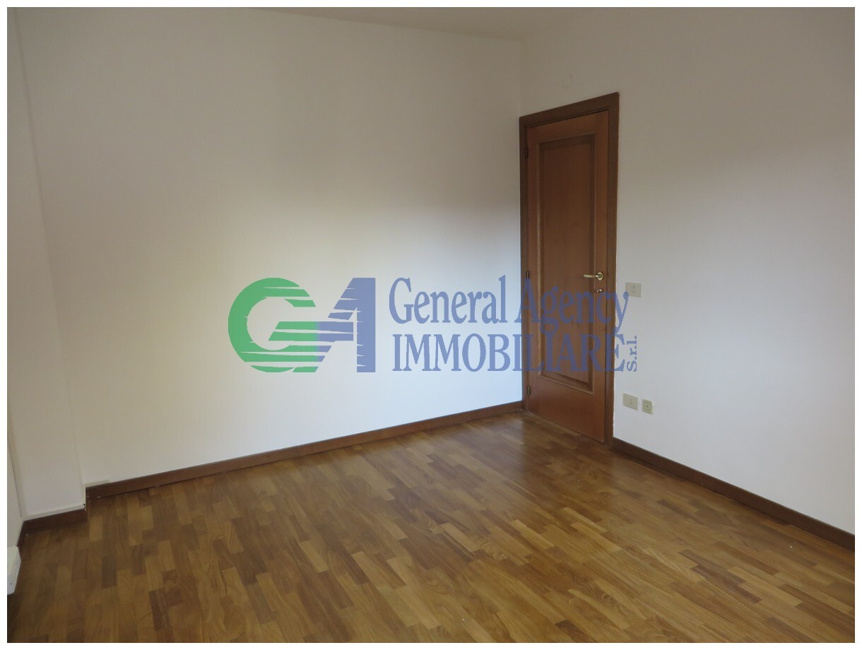 Ufficio con giardino in via andrea millevoi, Roma