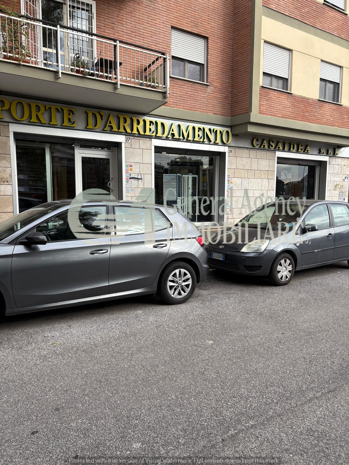 Locale commerciale in affitto in via albano 62, Roma