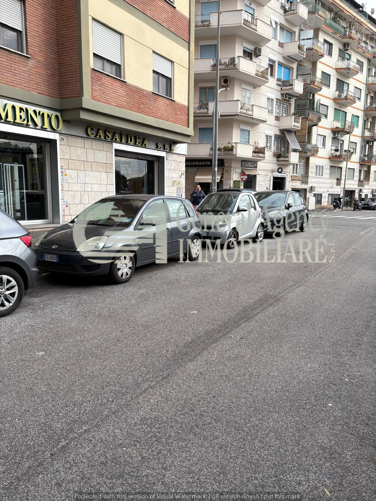 Locale commerciale in affitto in via albano 62, Roma