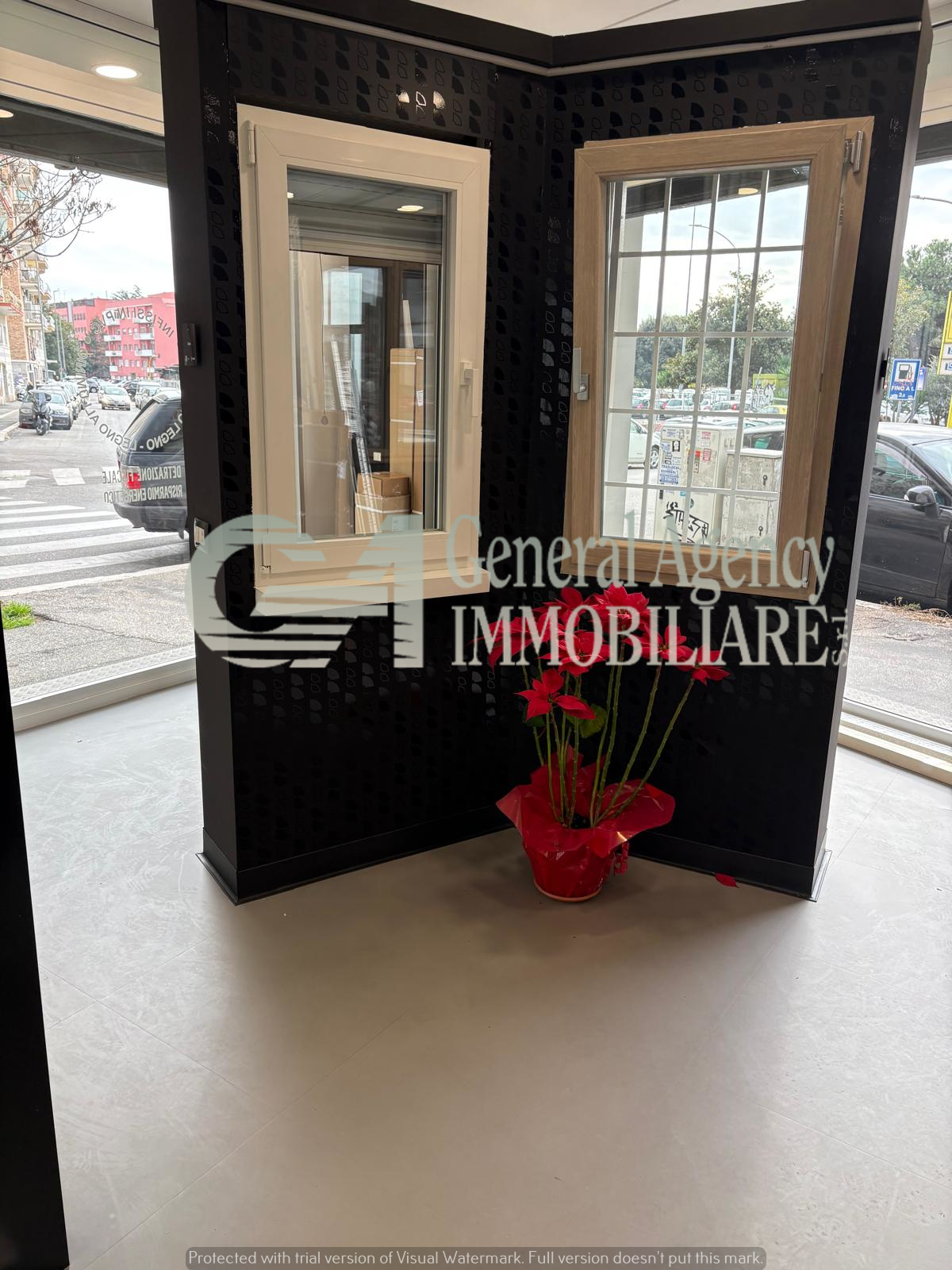 Locale commerciale in affitto in via albano 62, Roma