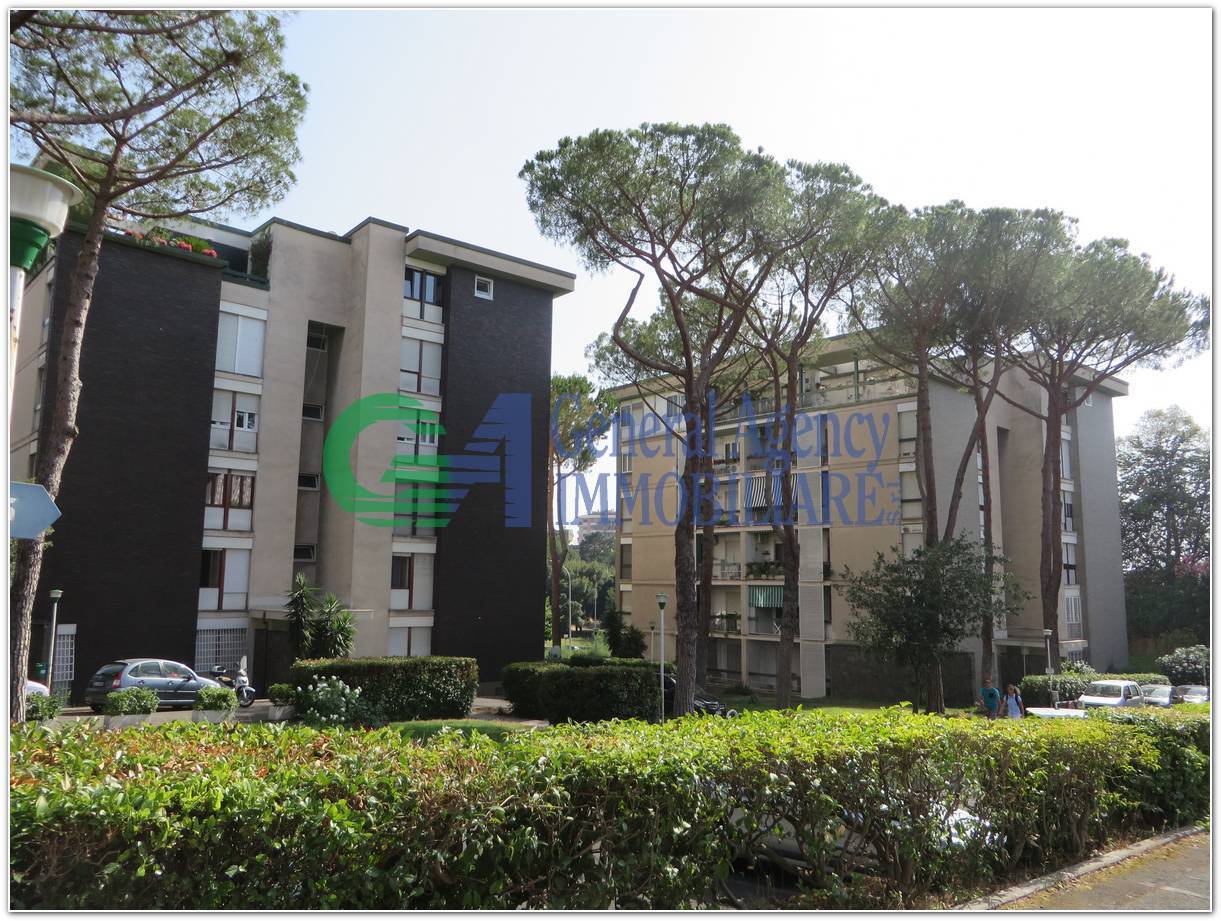 Bilocale con giardino in viale dell'umanesimo, Roma