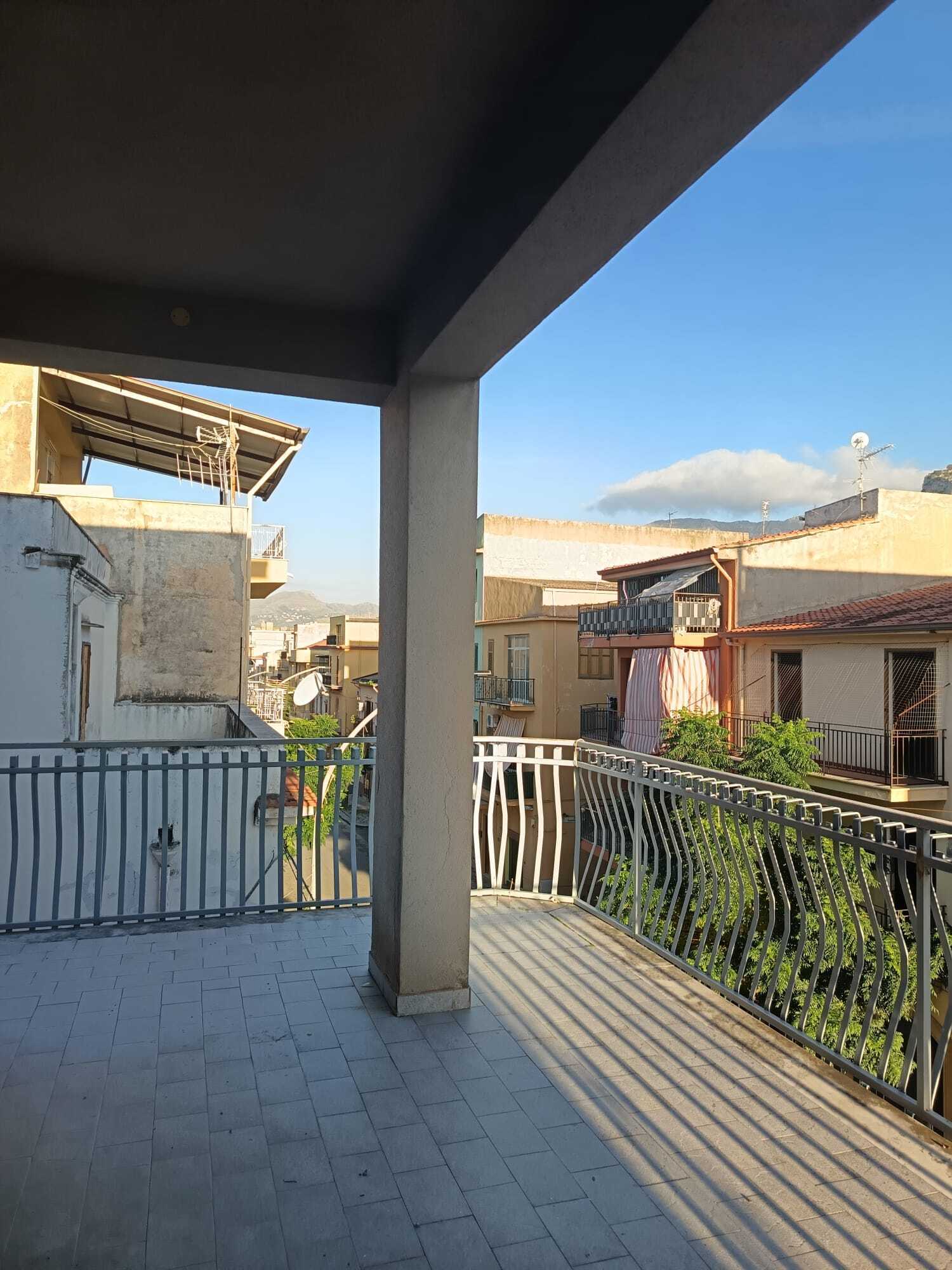 Casa indipendente con box doppio a Partinico