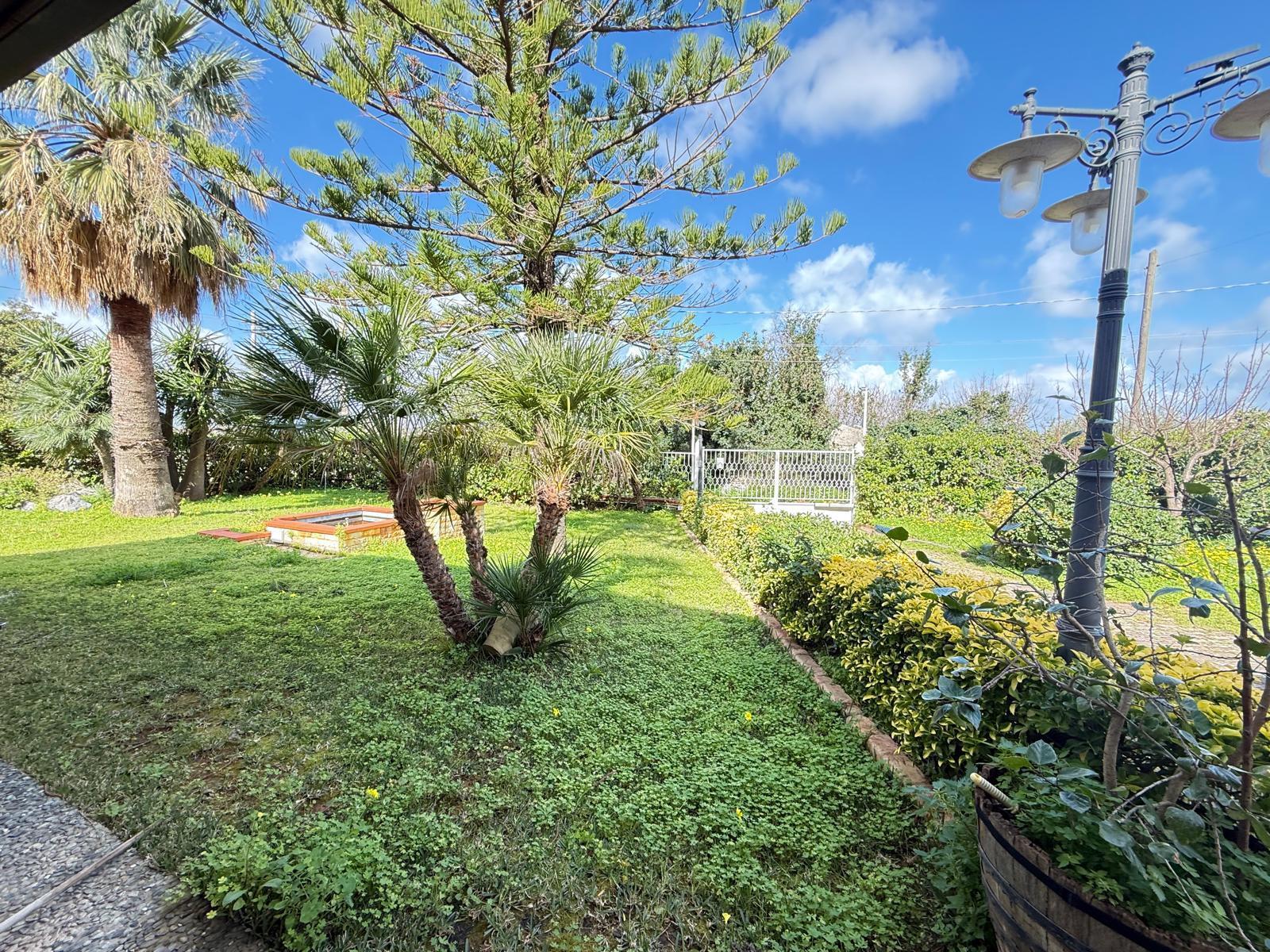 Casa indipendente con giardino, Carini villa grazia di