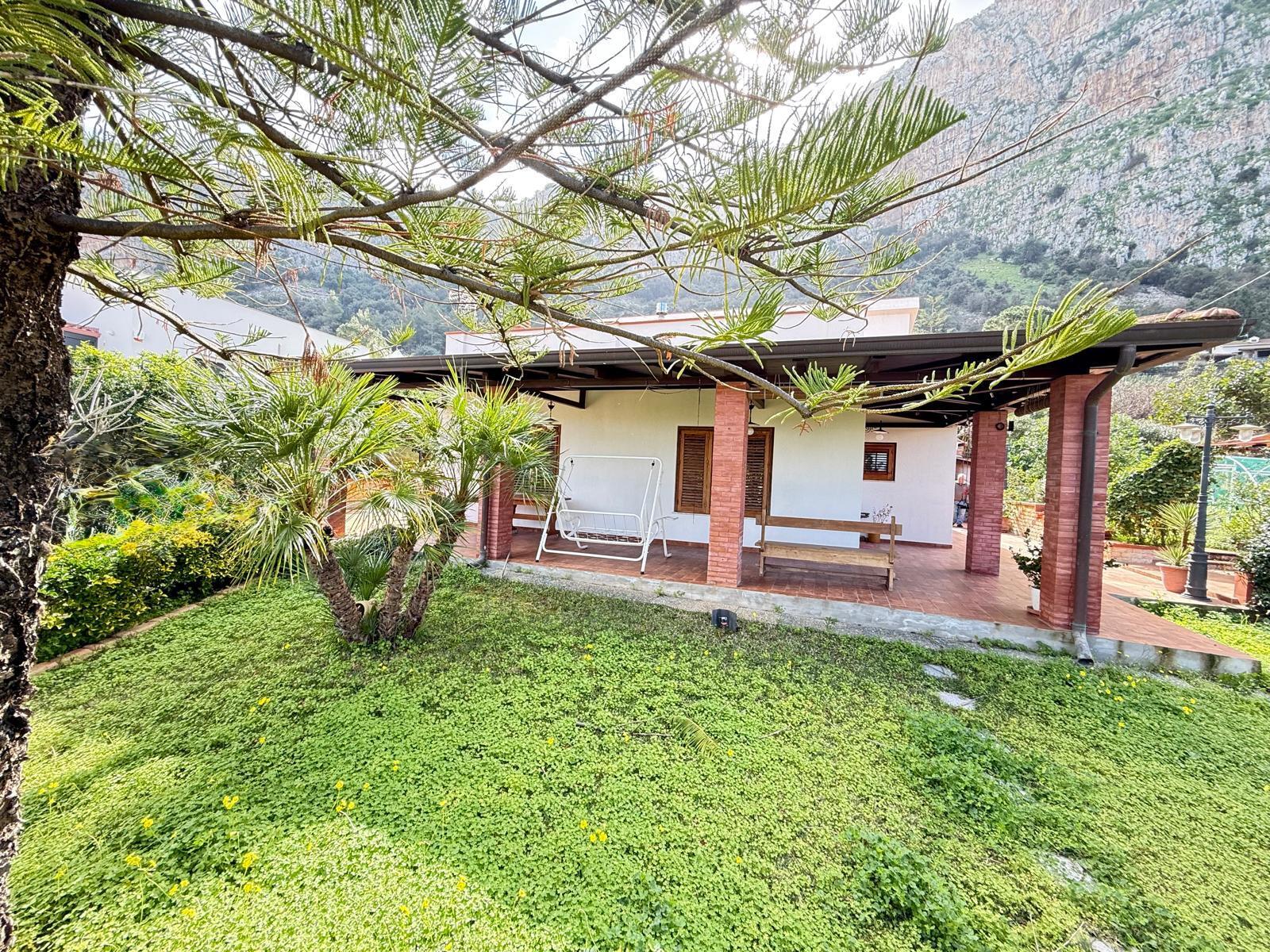 Casa indipendente con giardino, Carini villa grazia di