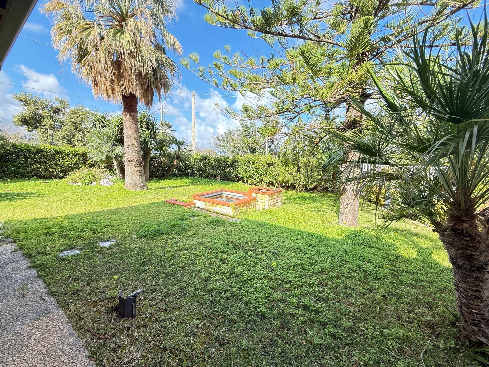 Casa indipendente con giardino, Carini villa grazia di