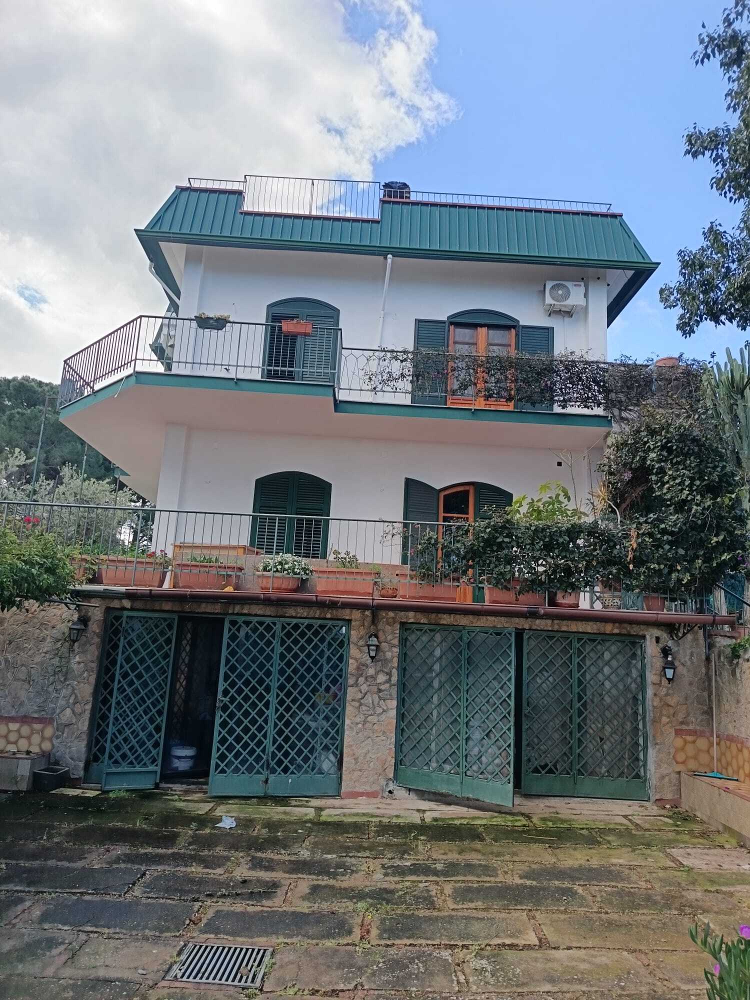 Villa con giardino a Trabia