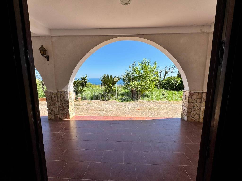 Casa indipendente con giardino a Trabia