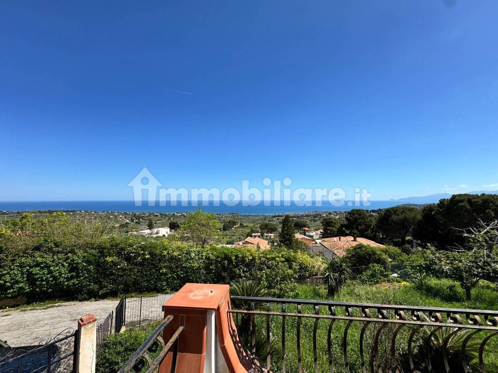 Casa indipendente con giardino a Trabia
