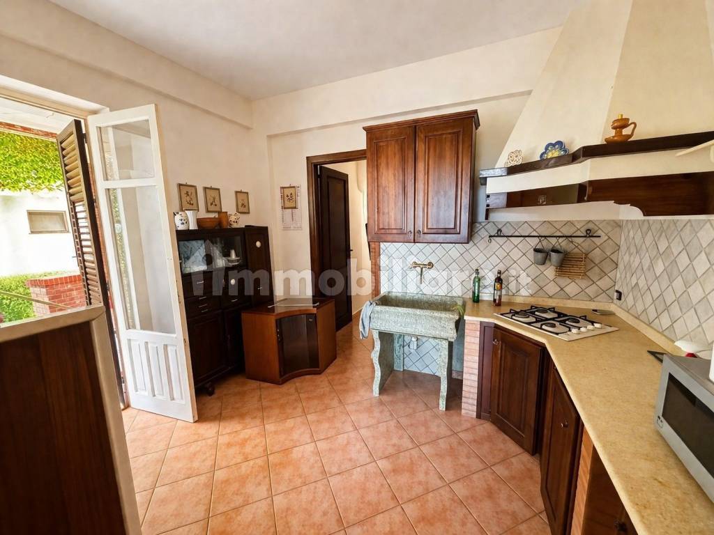 Casa indipendente con giardino a Trabia