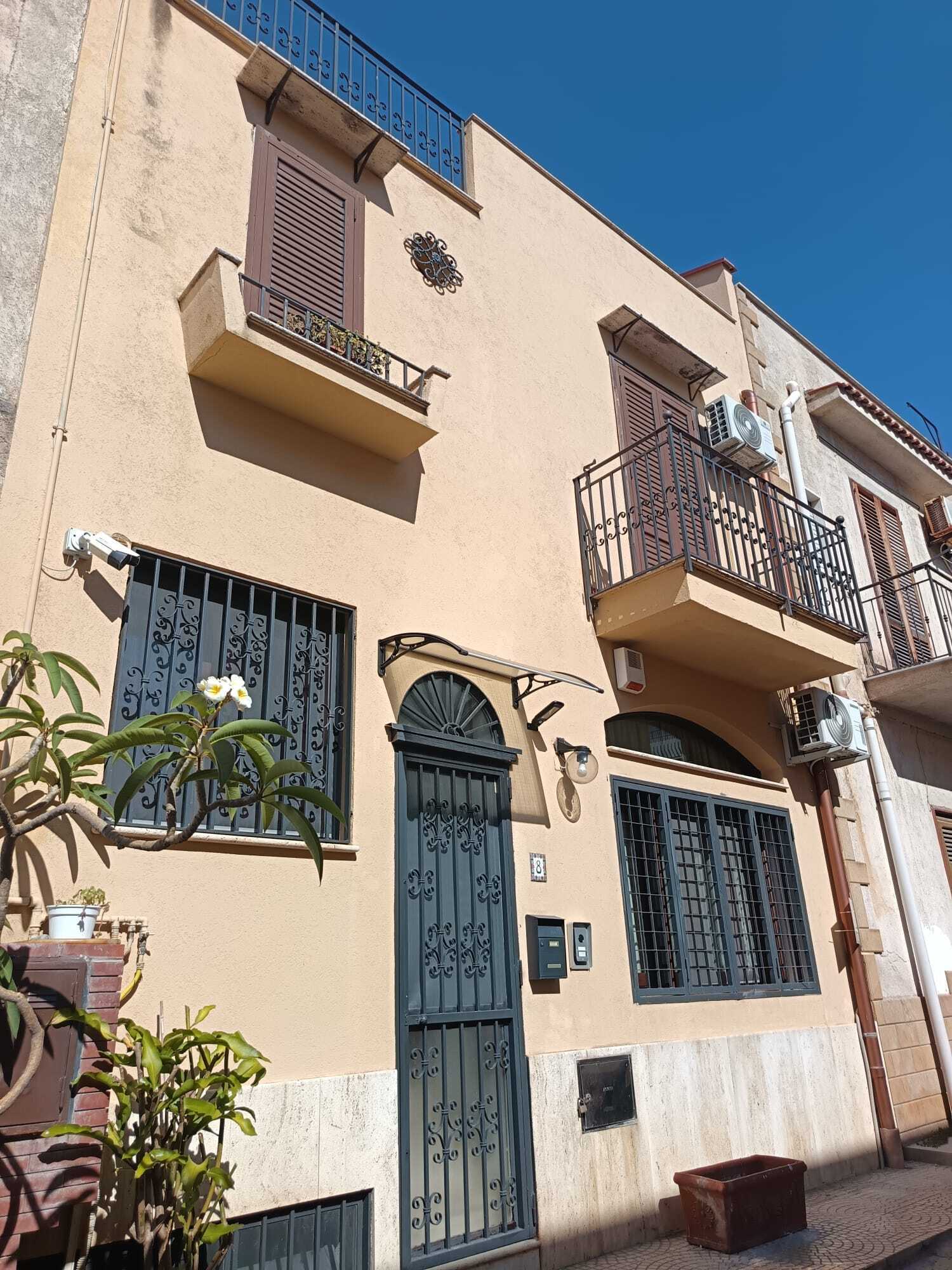 Casa indipendente con terrazzo a Balestrate