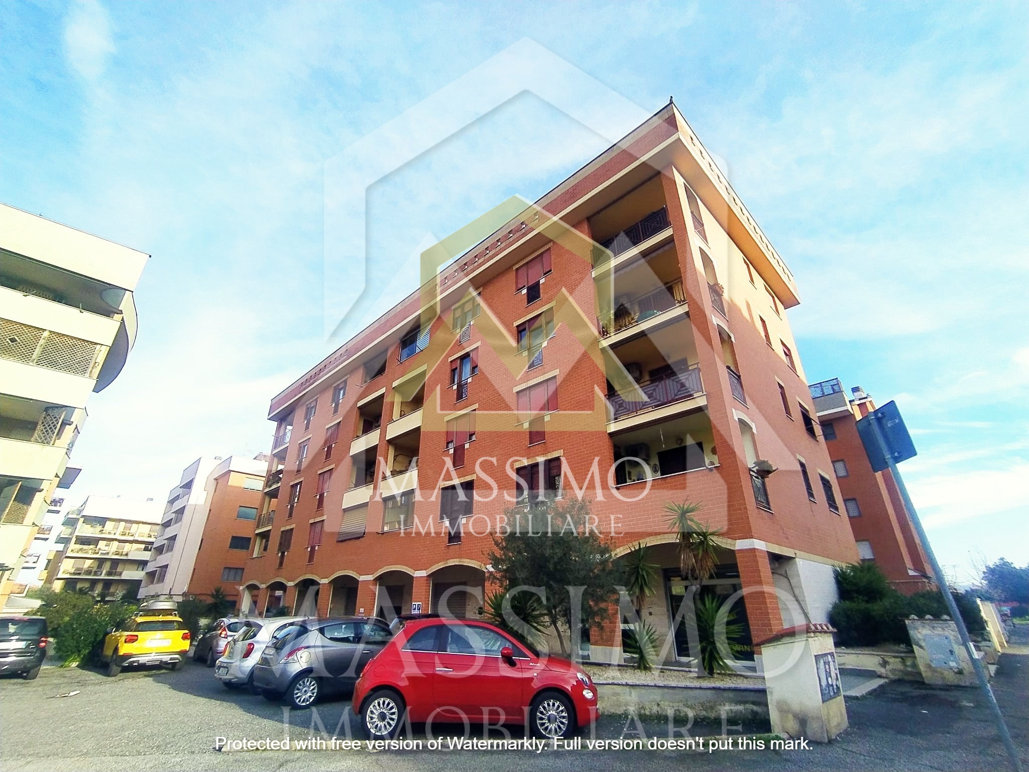 Trilocale con terrazzo in via enzo benedetto, Roma