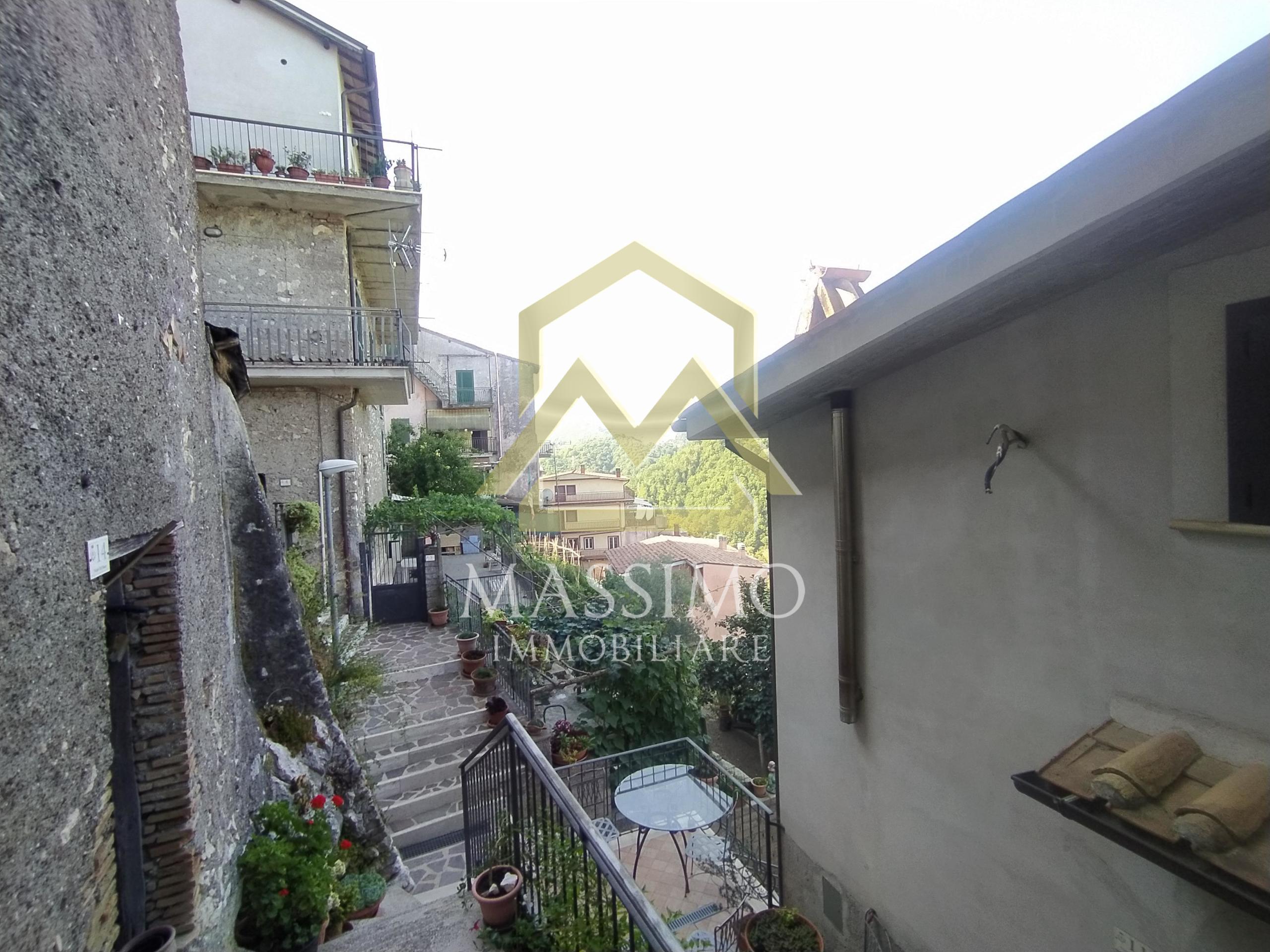 Bilocale con terrazzo in via del canale 5, Rocca Santo Stefano