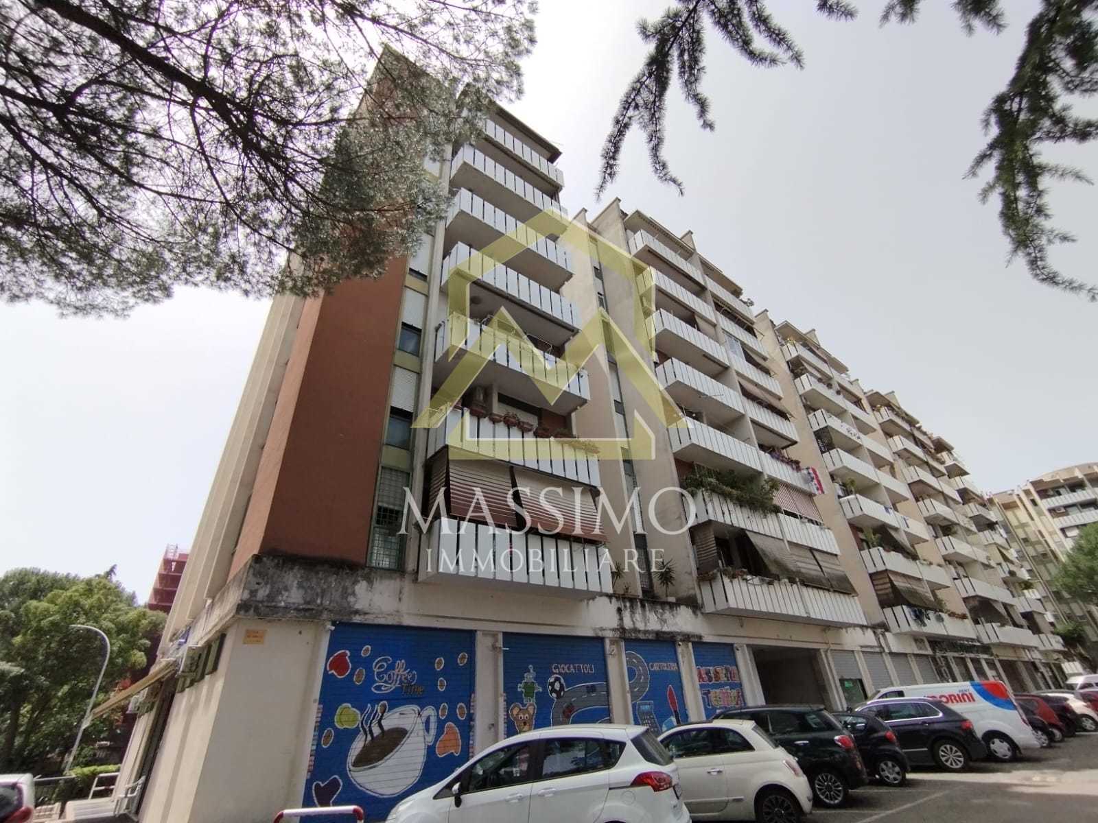Locale commerciale ristrutturata in via del forte tiburtino, Roma