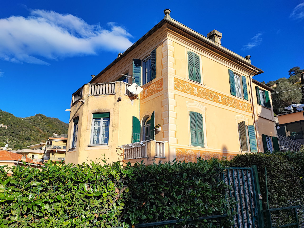 Appartamento con terrazzo in via privata mimose 2, Rapallo
