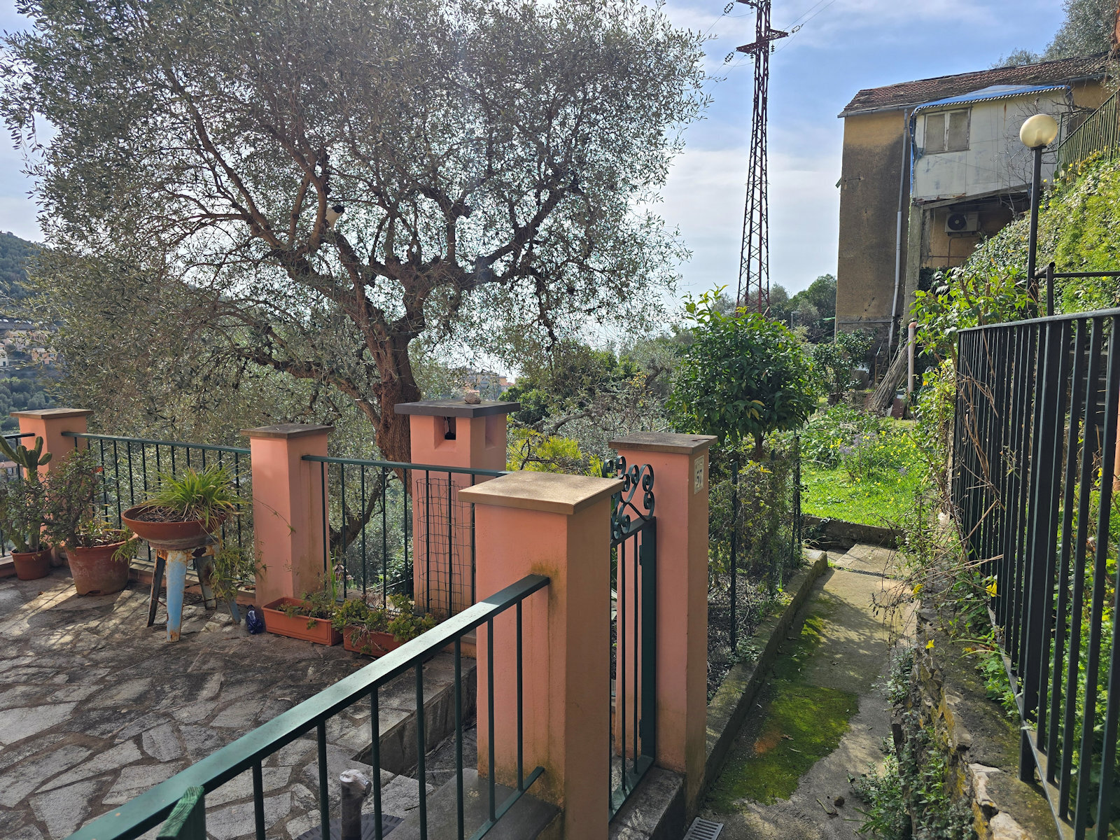 Quadrilocale da ristrutturare in via l. bernab� brea 56, Zoagli