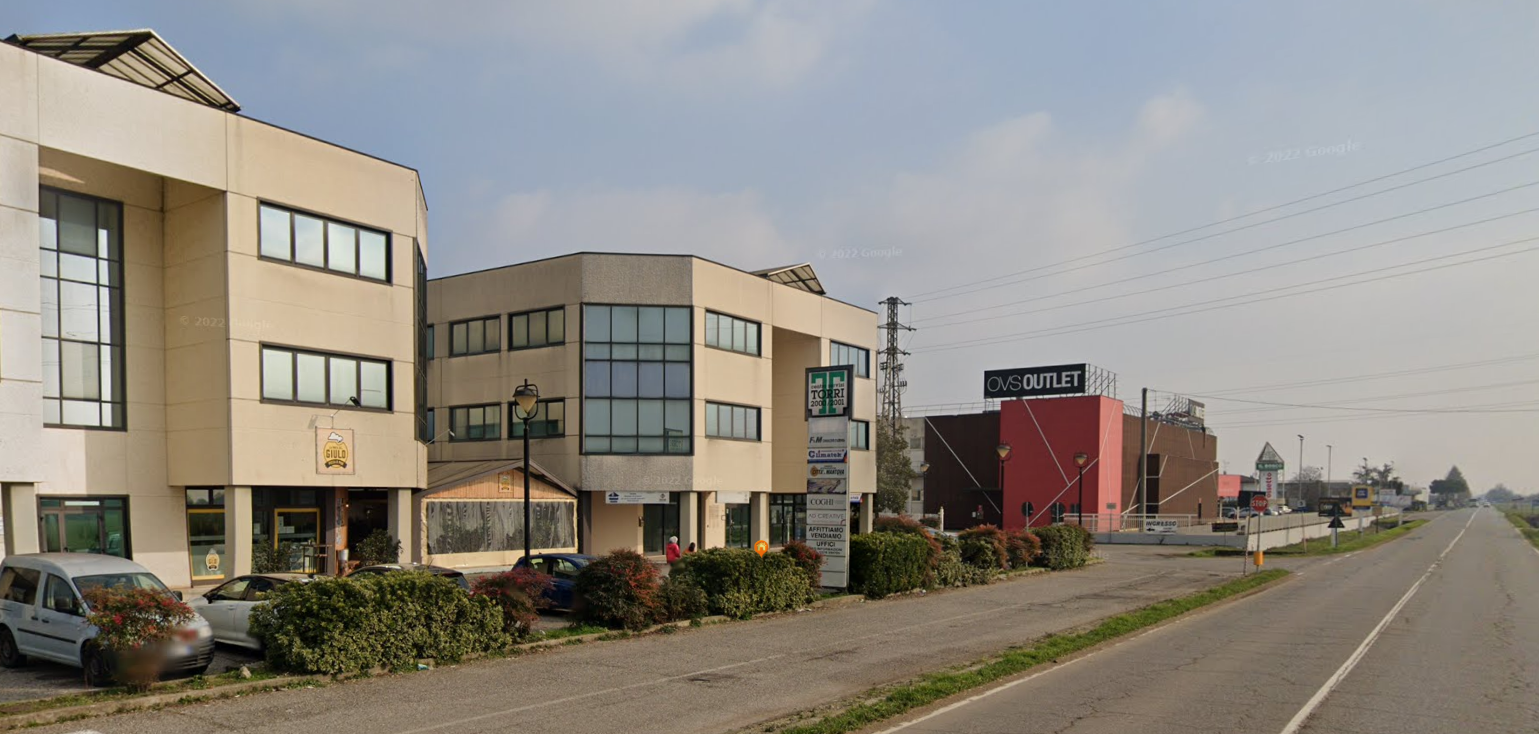 Locale commerciale in vendita in strada mantova, Marmirolo
