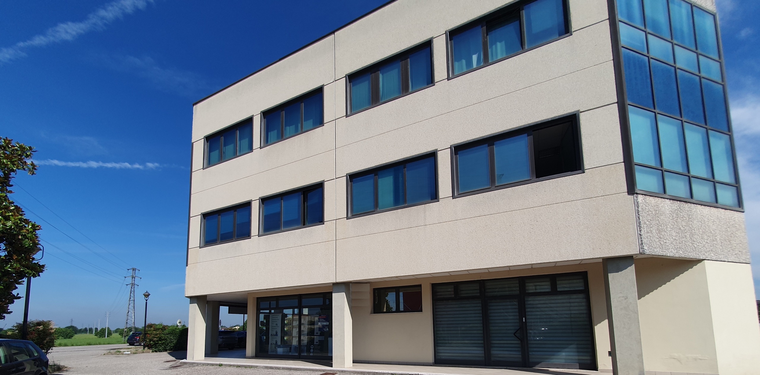 Locale commerciale in vendita in strada mantova, Marmirolo