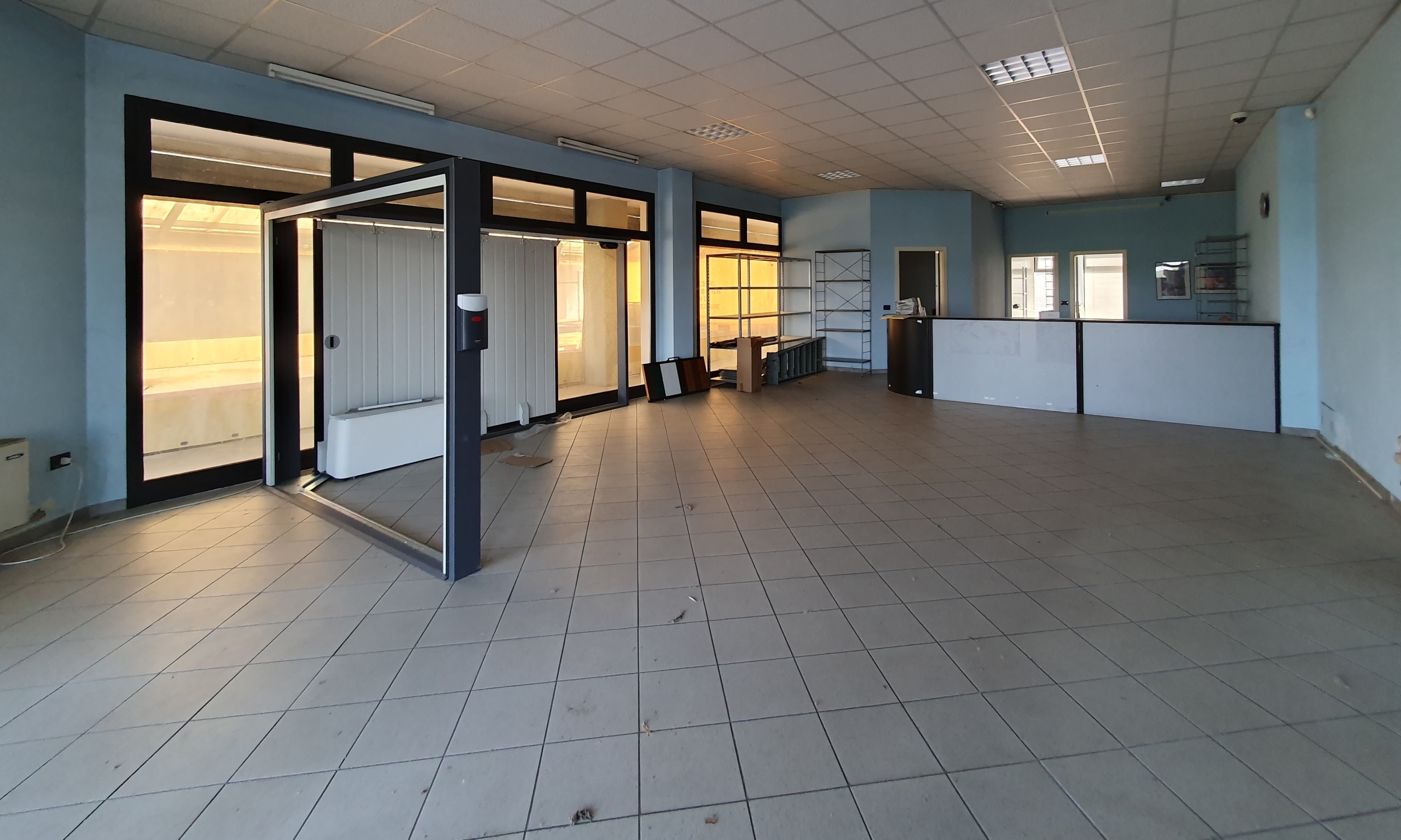 Locale commerciale in vendita in strada mantova, Marmirolo