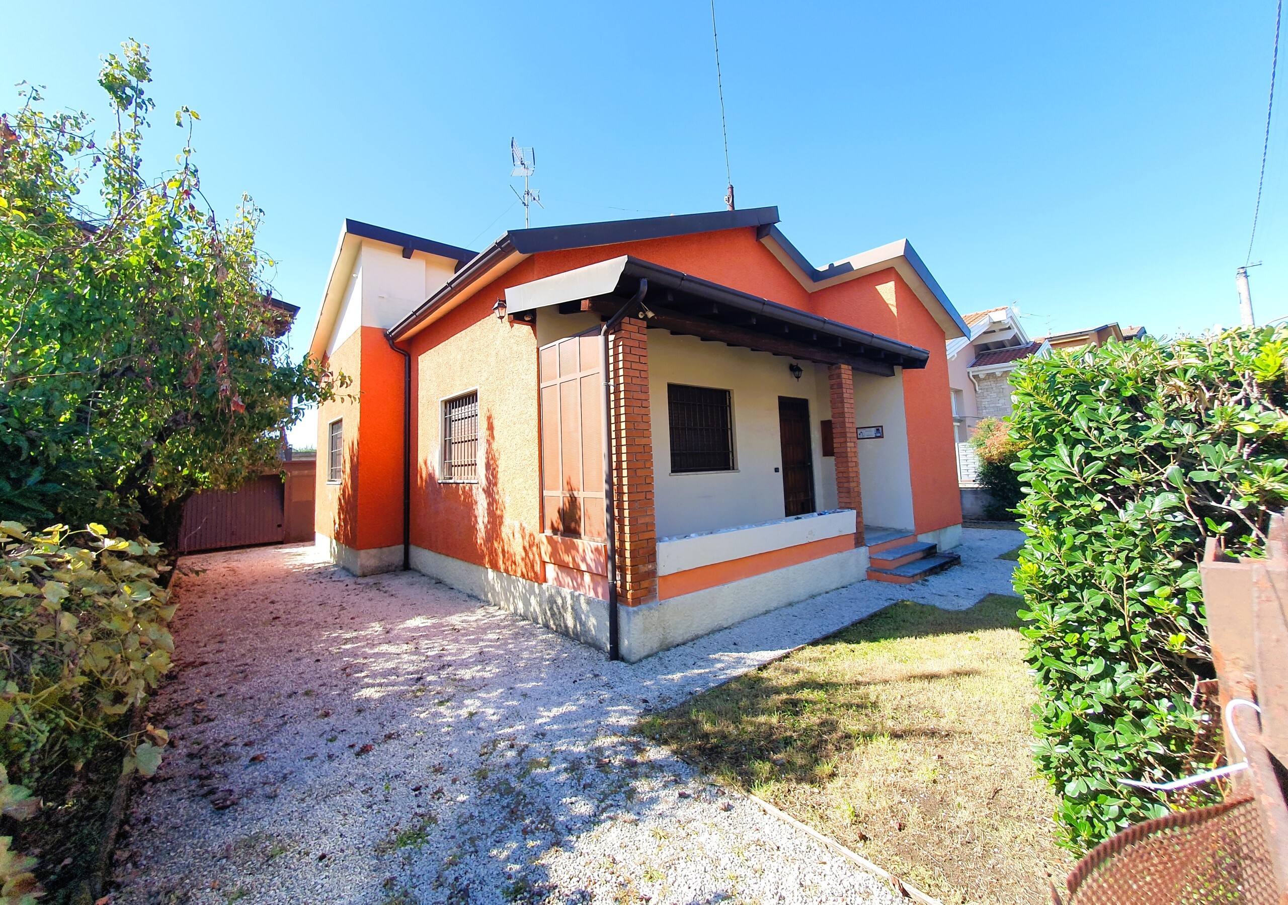 Casa indipendente con giardino in chiesanuova, Brescia
