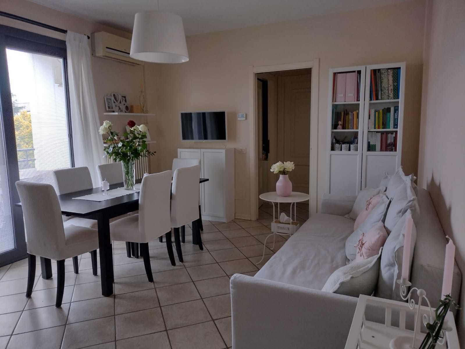 Bilocale con terrazzo in via aldo moro, Brescia