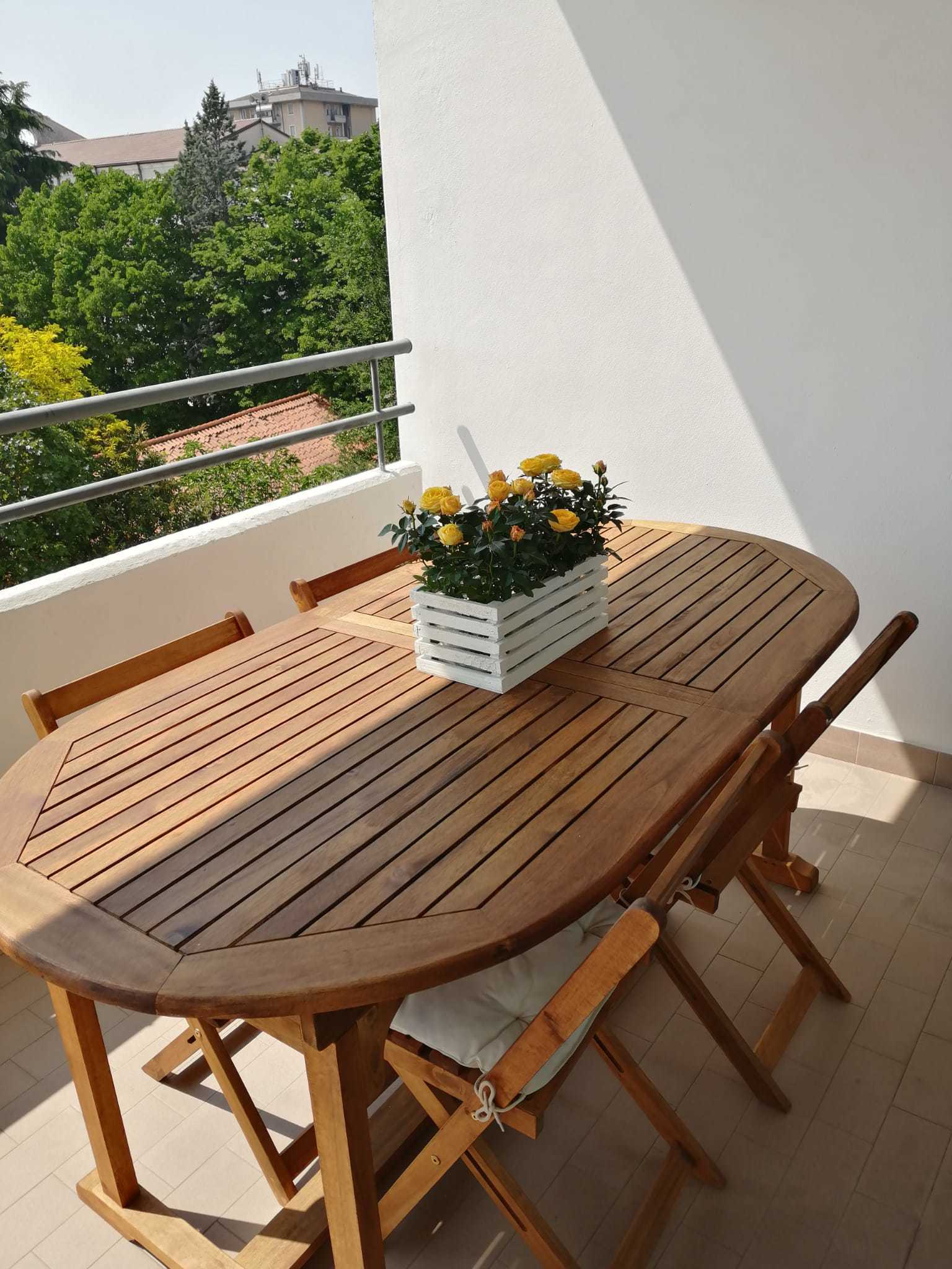 Bilocale con terrazzo in via aldo moro, Brescia