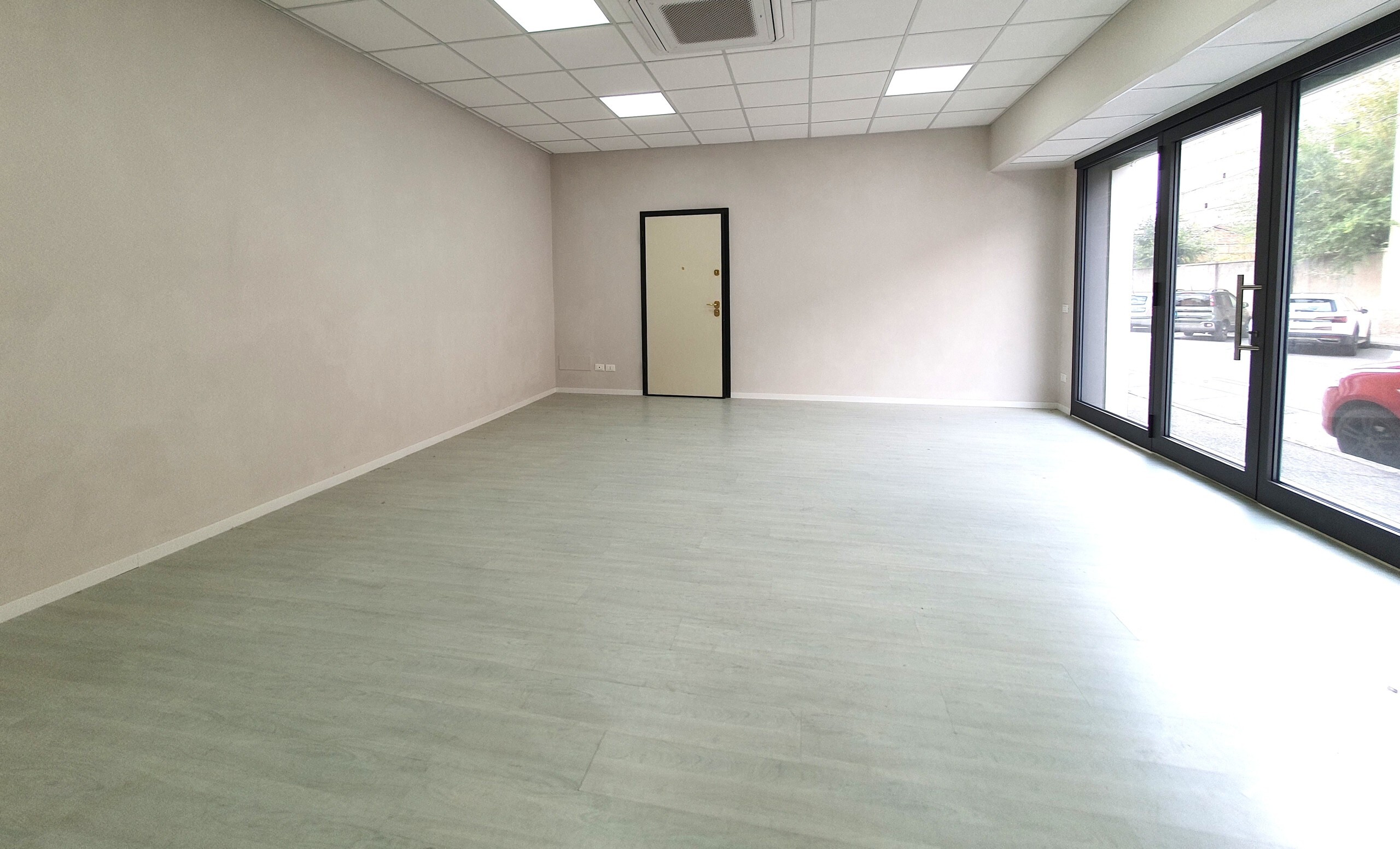 Locale commerciale nuova in trav. via milano, Brescia