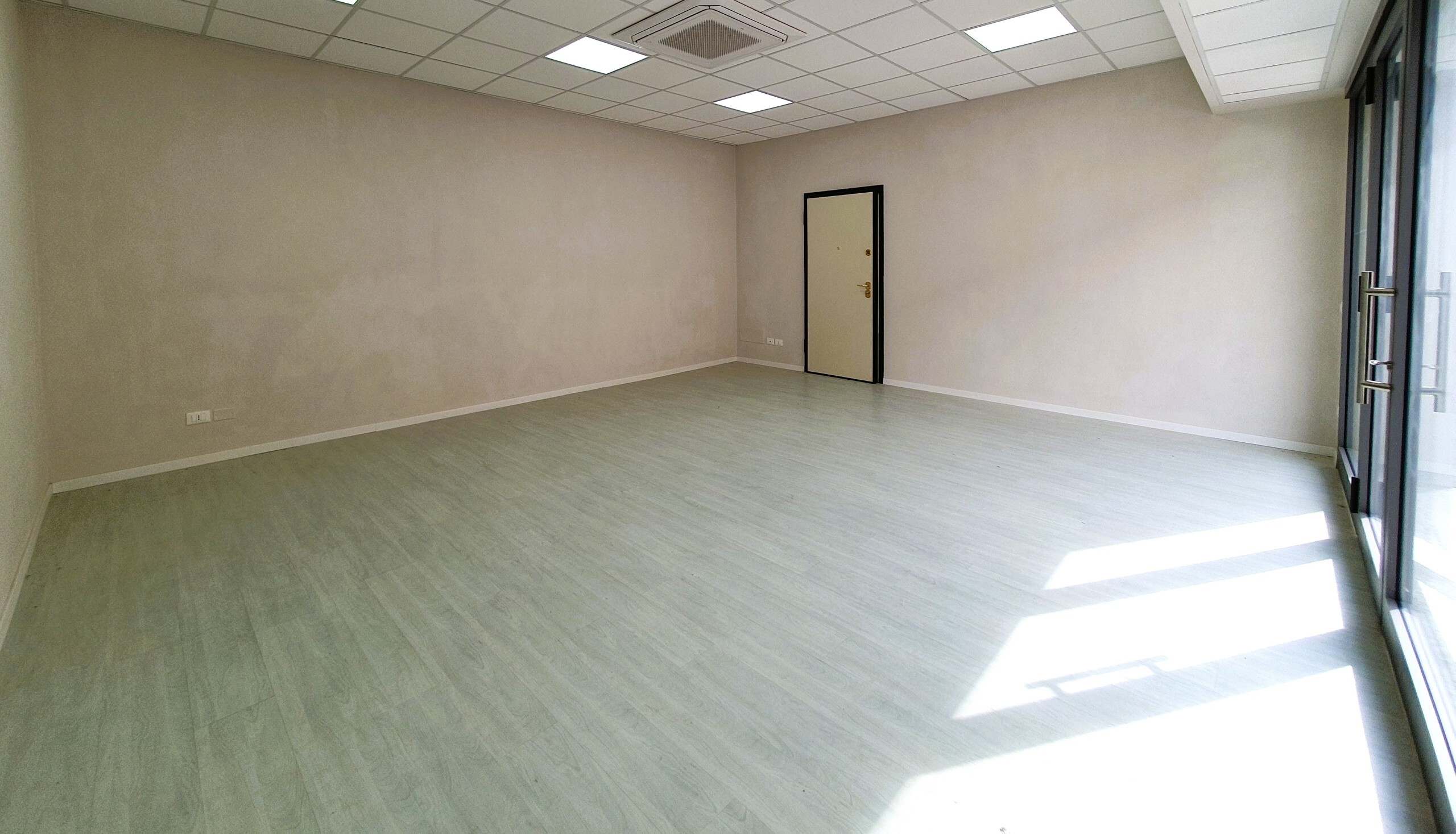 Locale commerciale nuova in trav. via milano, Brescia