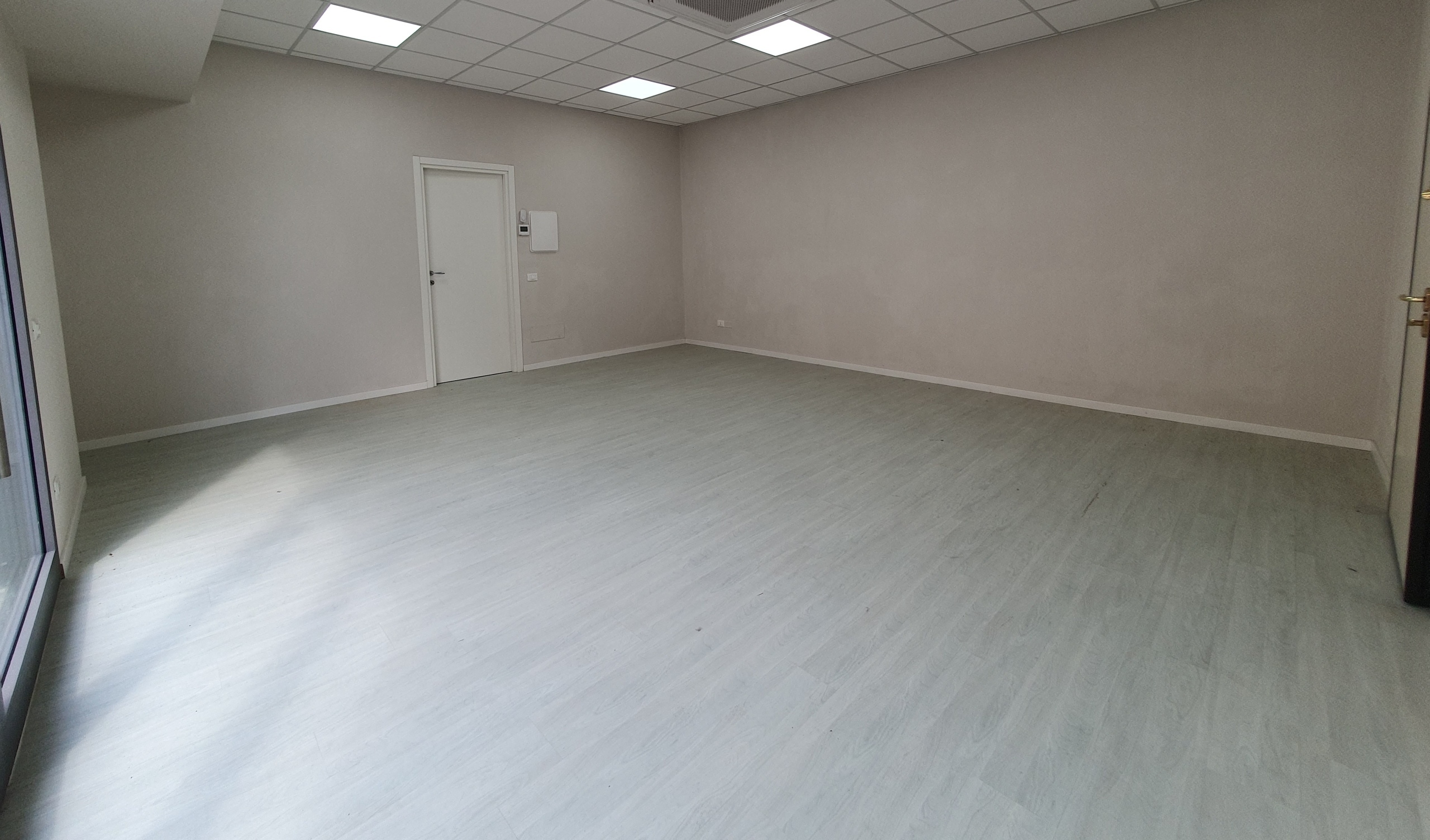 Locale commerciale nuova in trav. via milano, Brescia