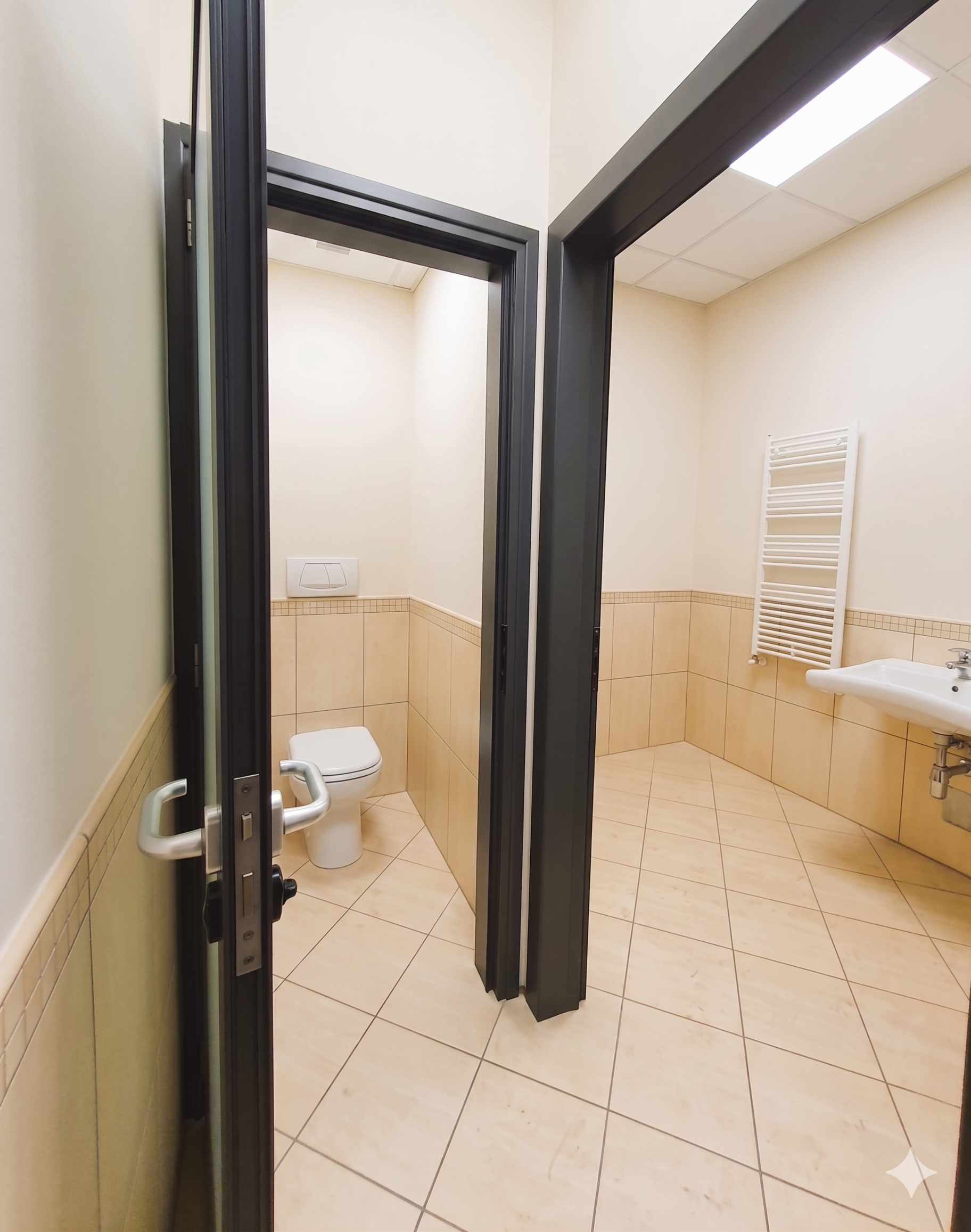 Locale commerciale classe A1 in via corsica 152, Brescia