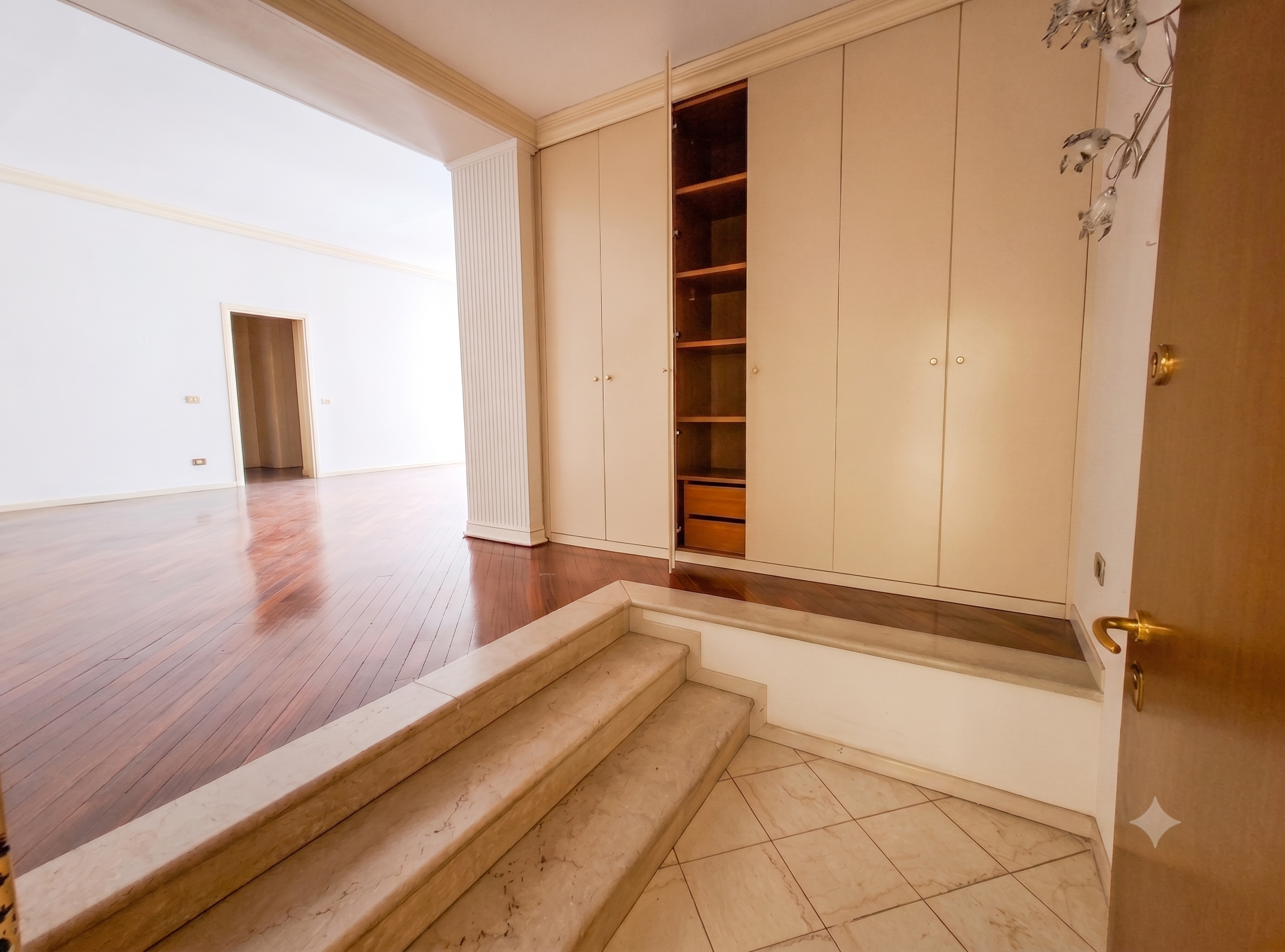 Quadrilocale con terrazzo in corso martiri della libert�, Brescia
