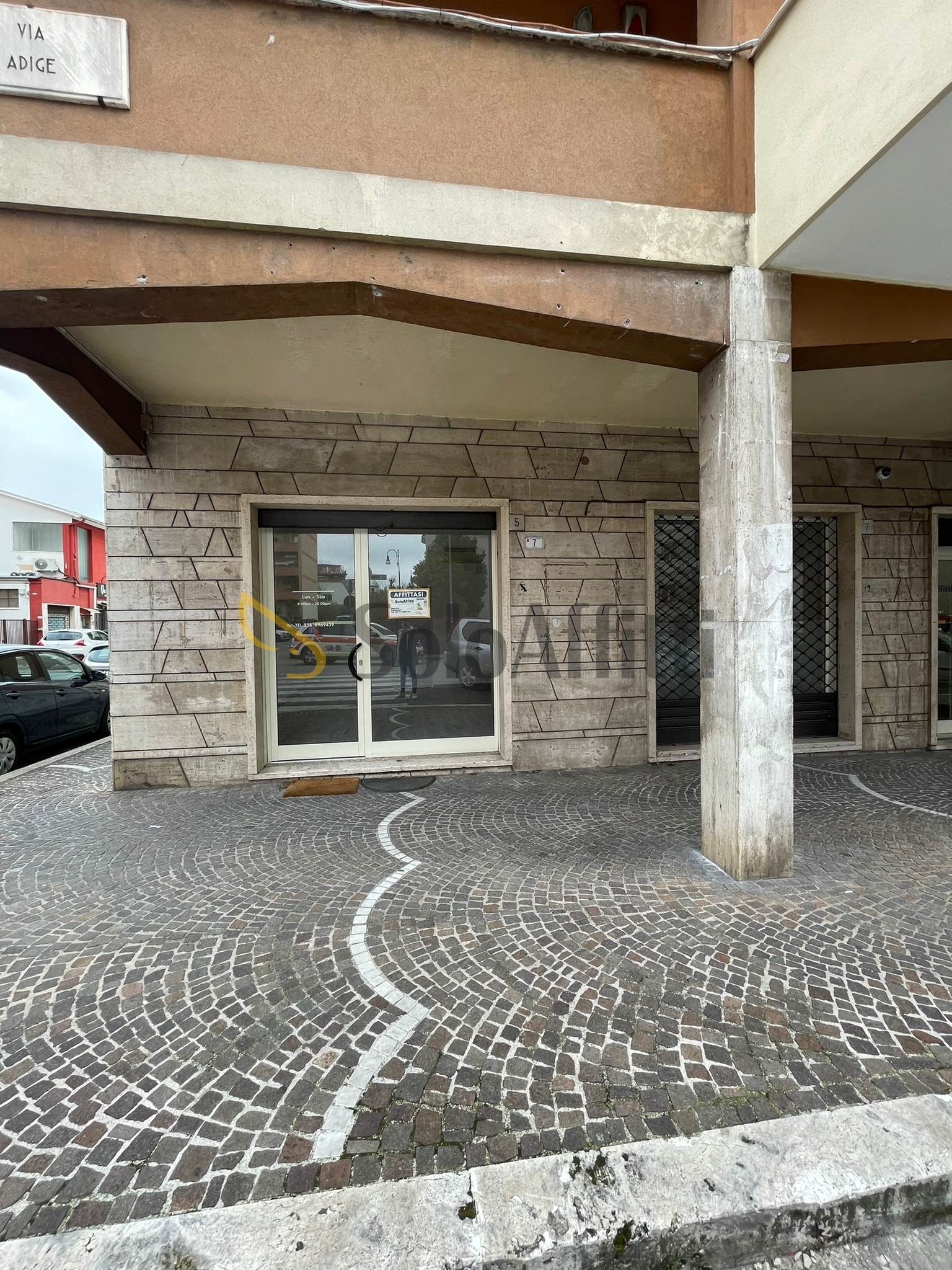 Locale commerciale in affitto in via adige, Frosinone