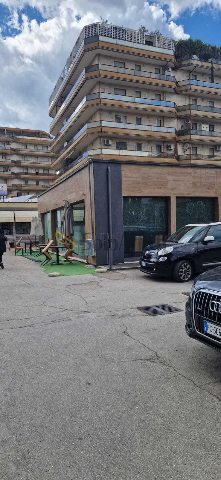 Locale commerciale in affitto a Frosinone