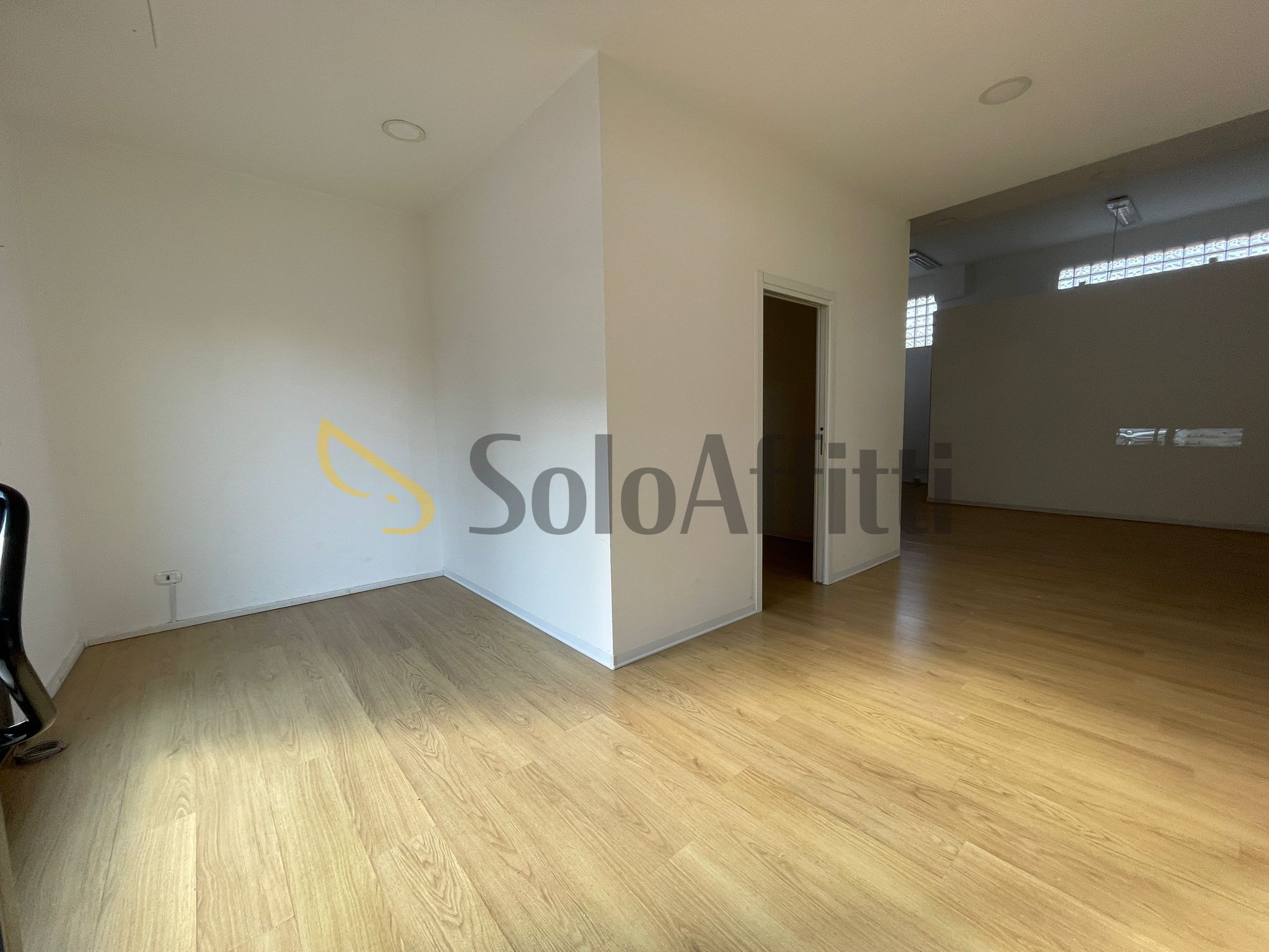 Locale commerciale in affitto a Frosinone