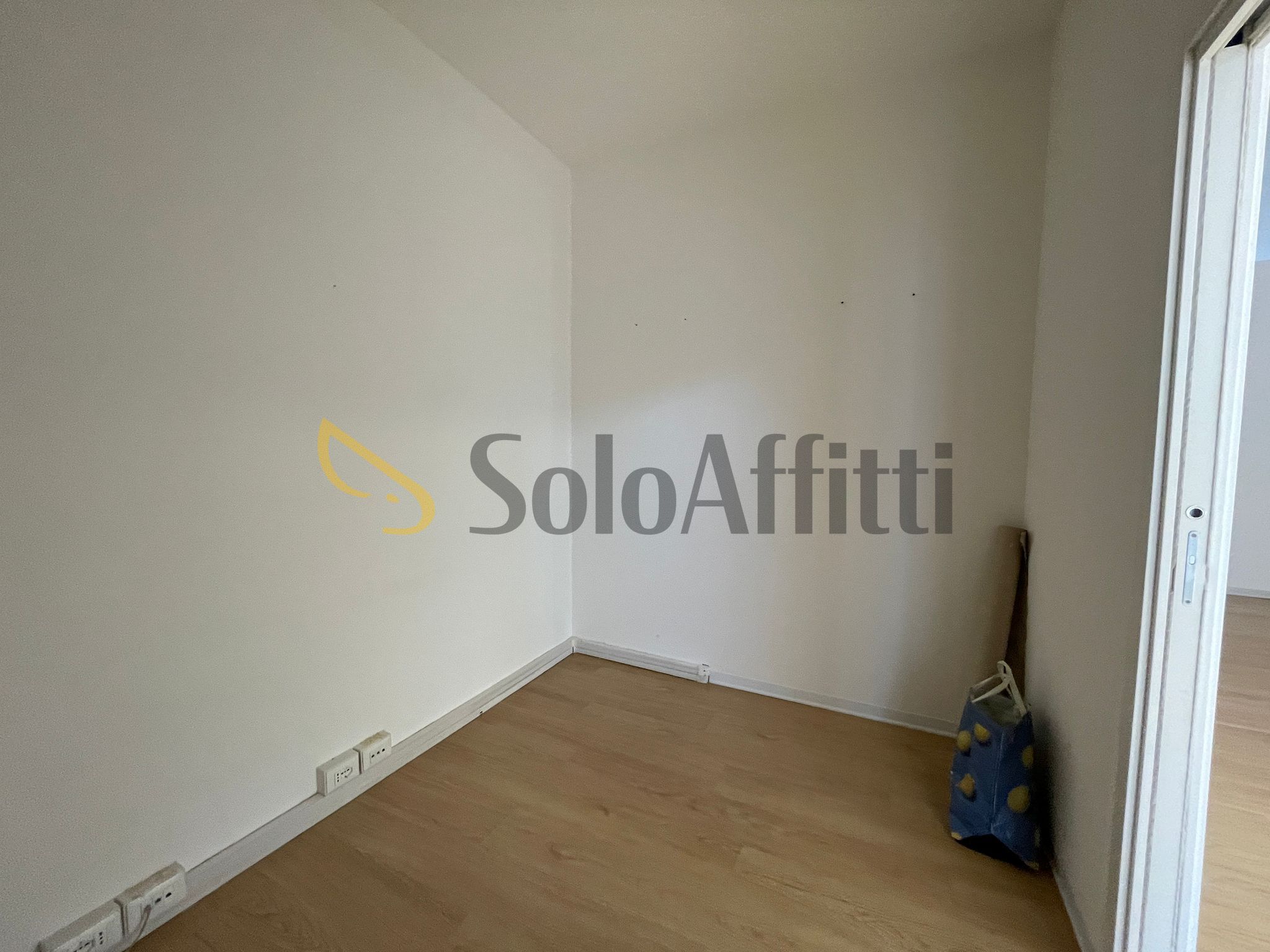 Locale commerciale in affitto a Frosinone