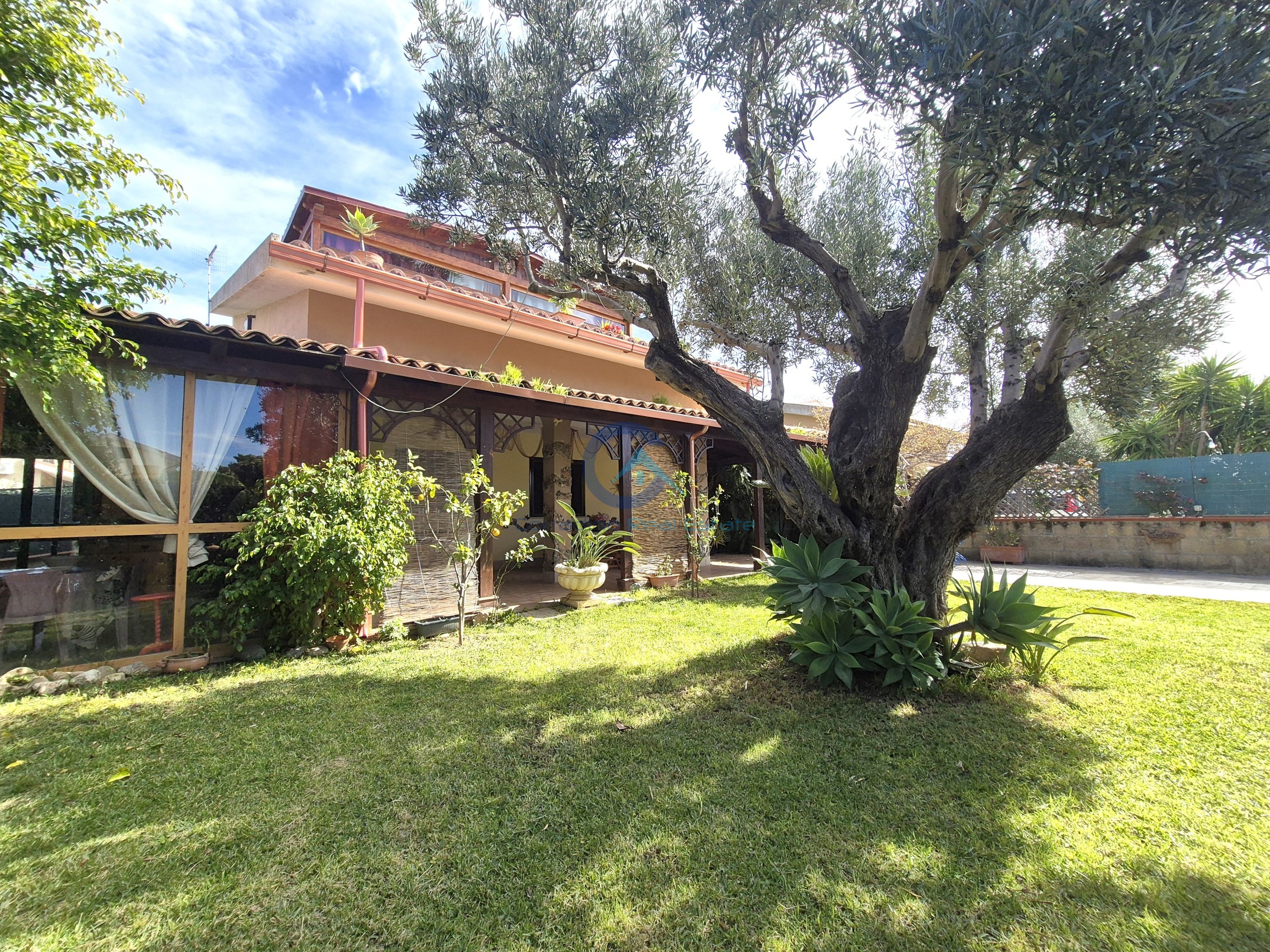 Villa con giardino, Borgia roccelletta