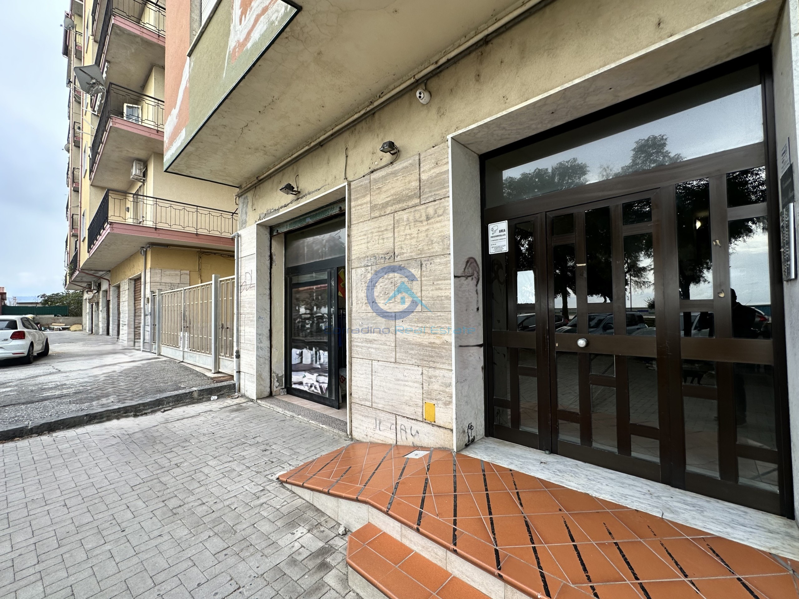 Locale commerciale in affitto in via lungomare stefano pugliese 53, Catanzaro