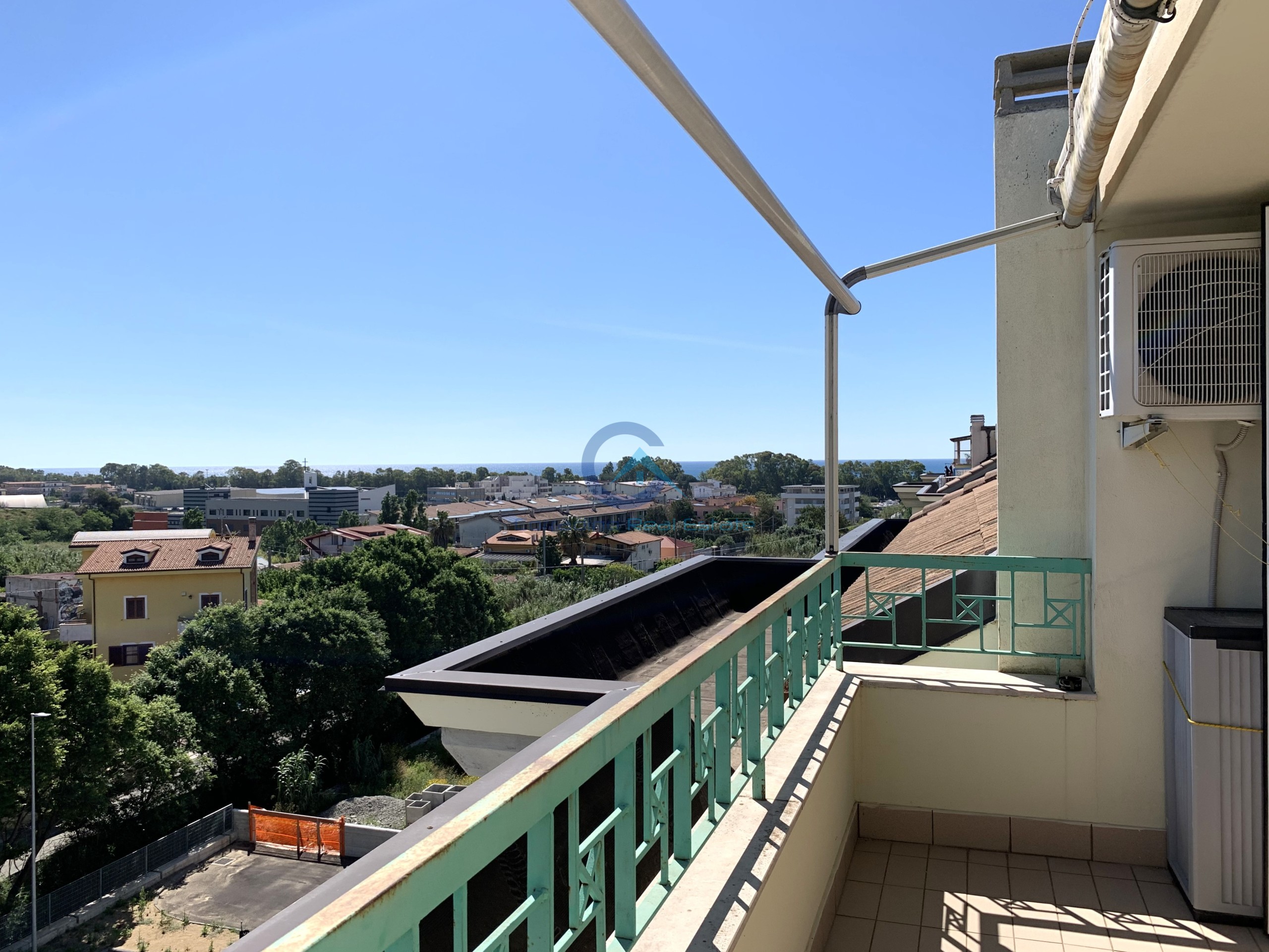 Attico con terrazzi in viale crotone 210, Catanzaro