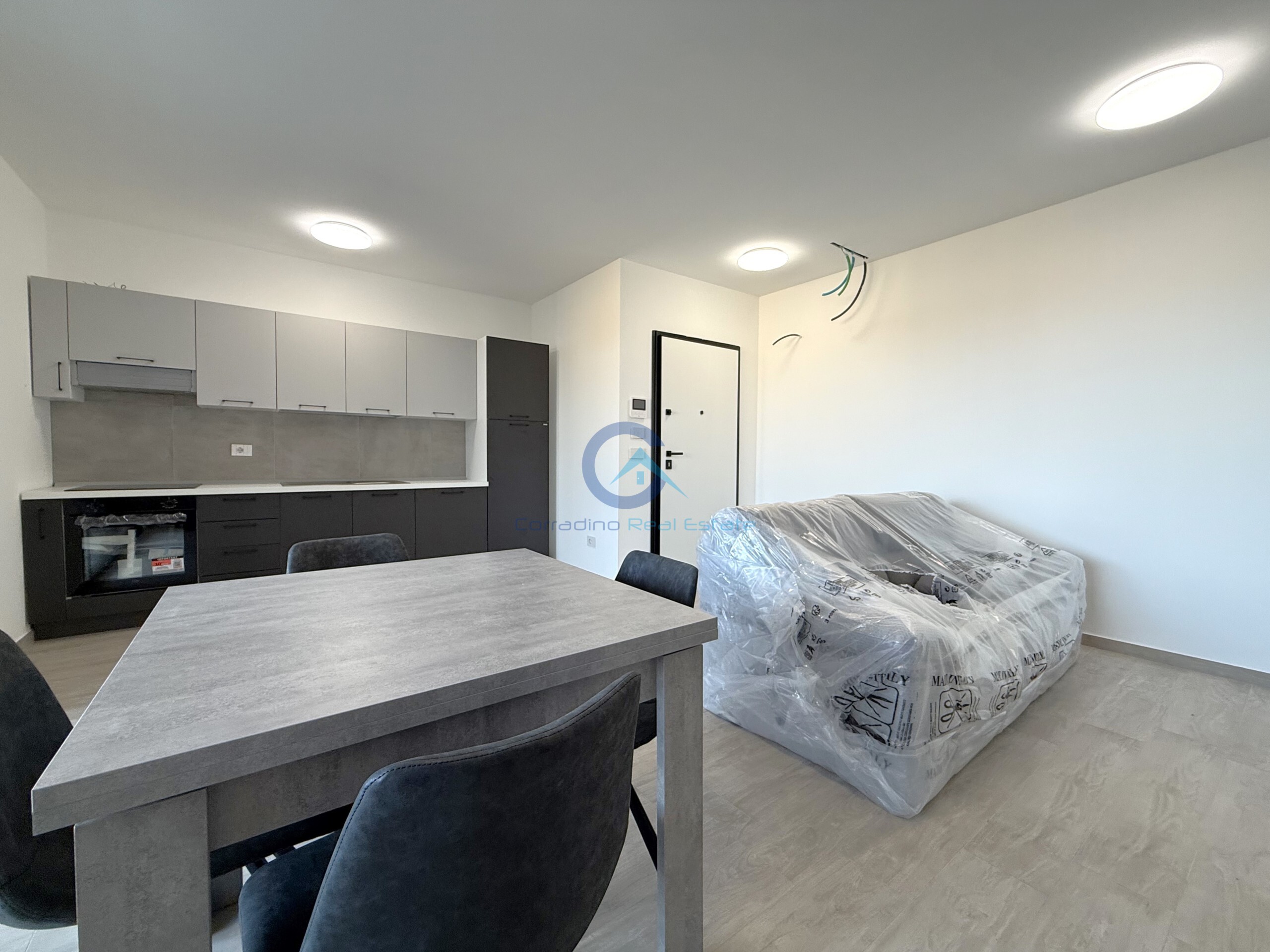 Trilocale con terrazzo, Catanzaro lido casciolino