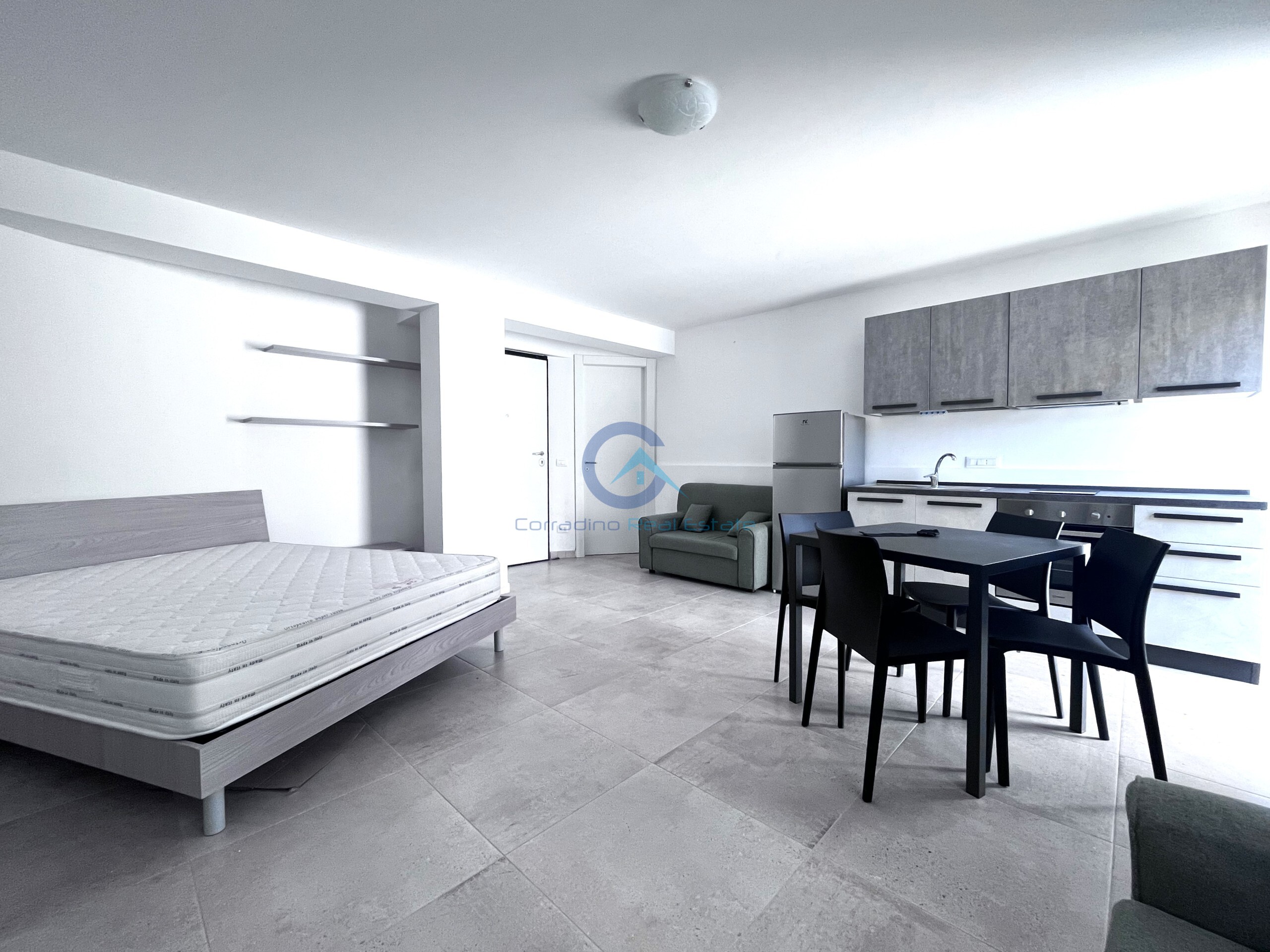 Monolocale con giardino, Catanzaro lido