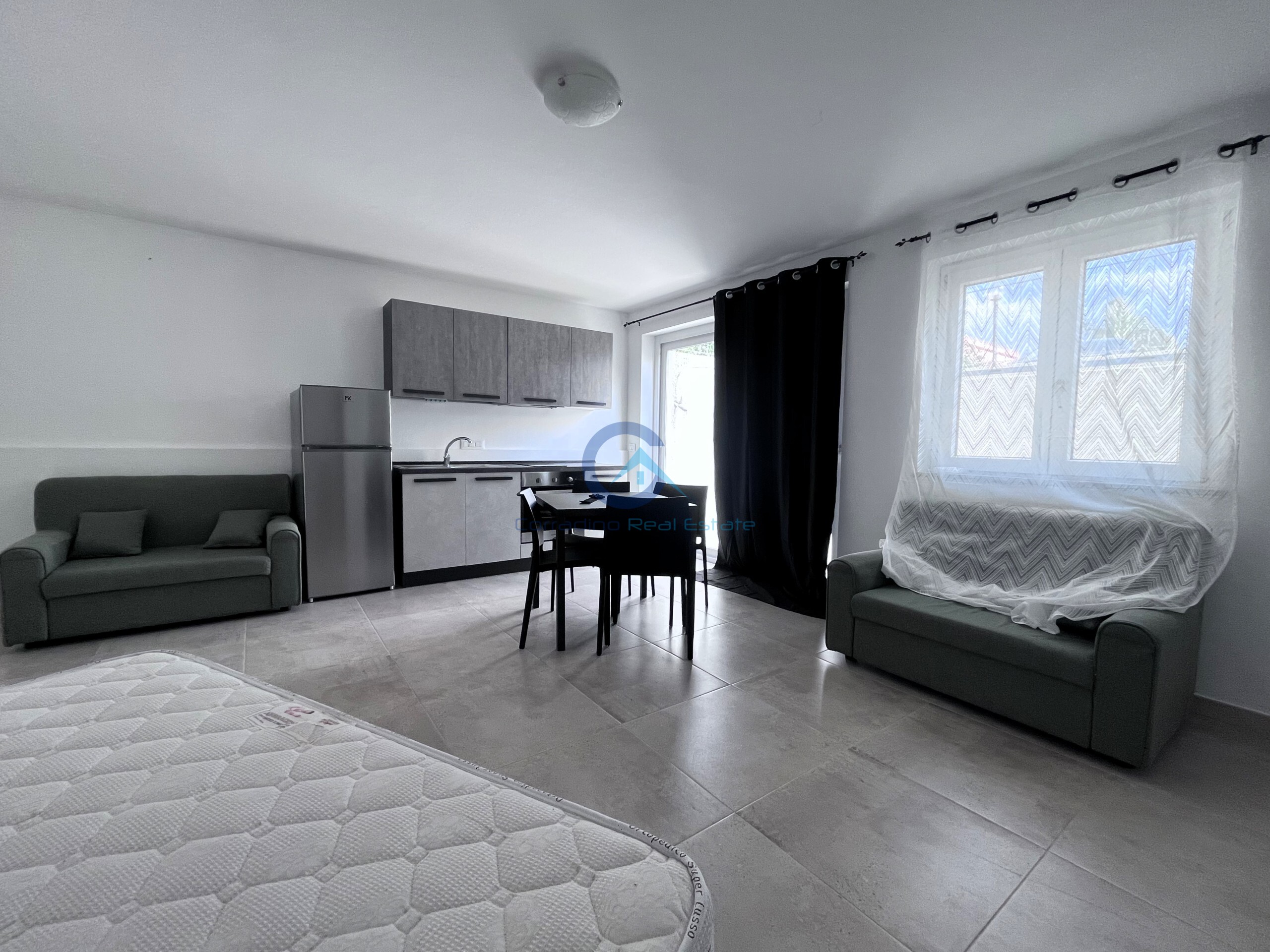 Monolocale con giardino, Catanzaro lido