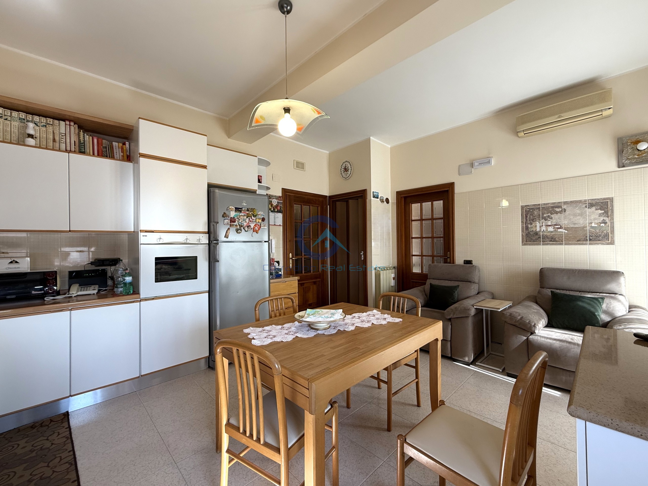 Quadrilocale in vendita in traversa viii crotone 6, Catanzaro