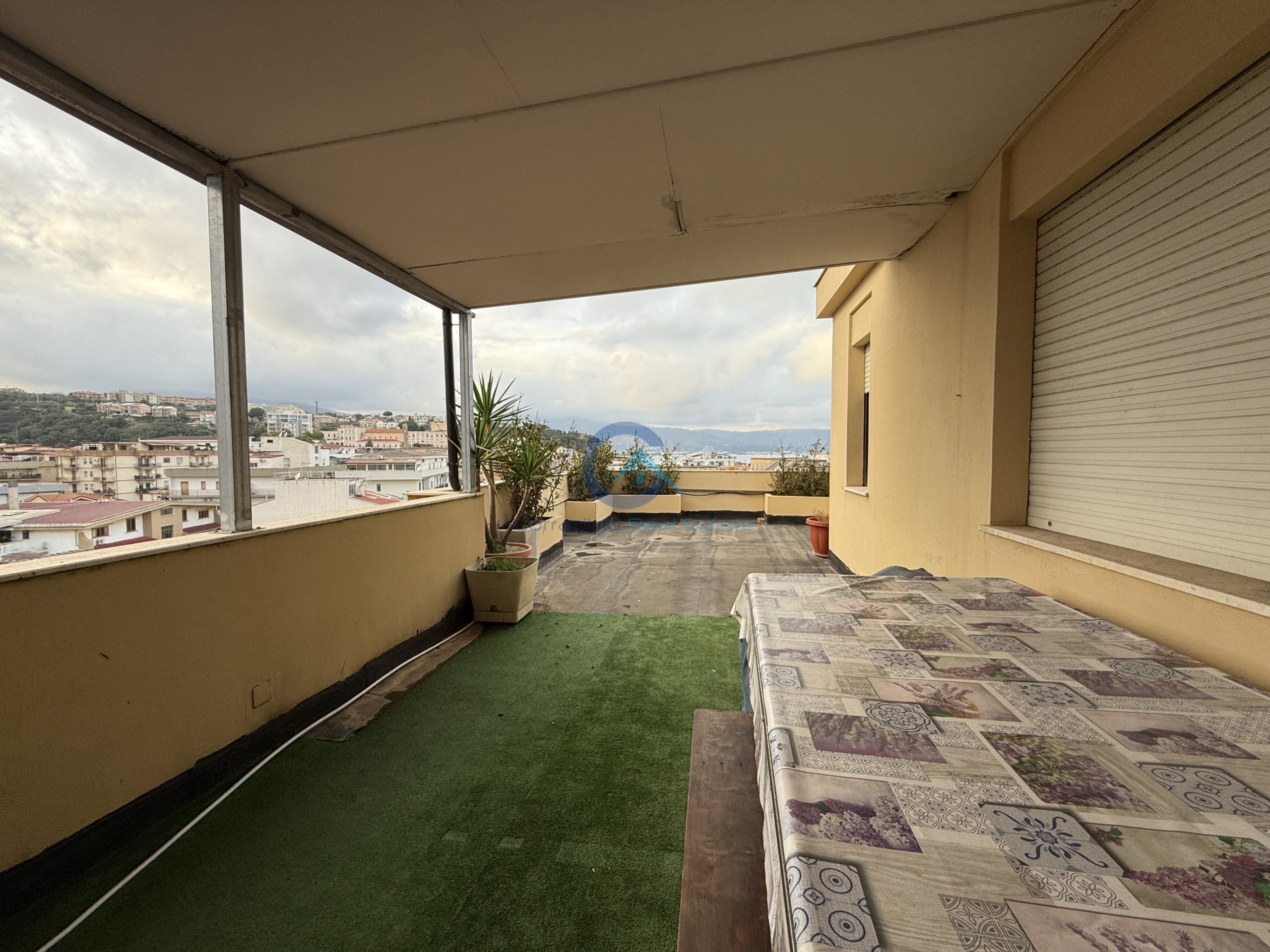 Attico con terrazzi a Soverato