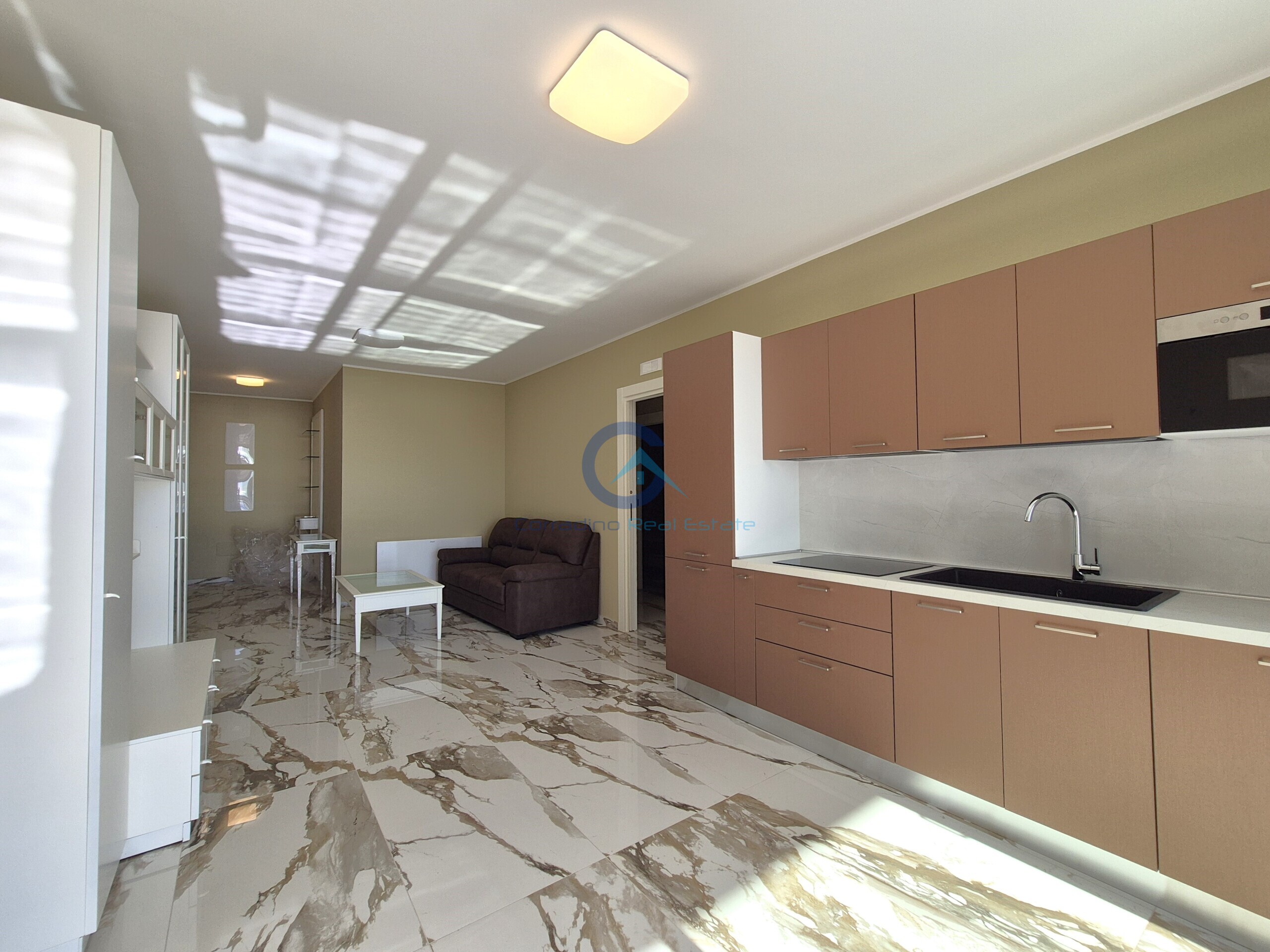 Quadrilocale con terrazzo, Catanzaro lido casciolino