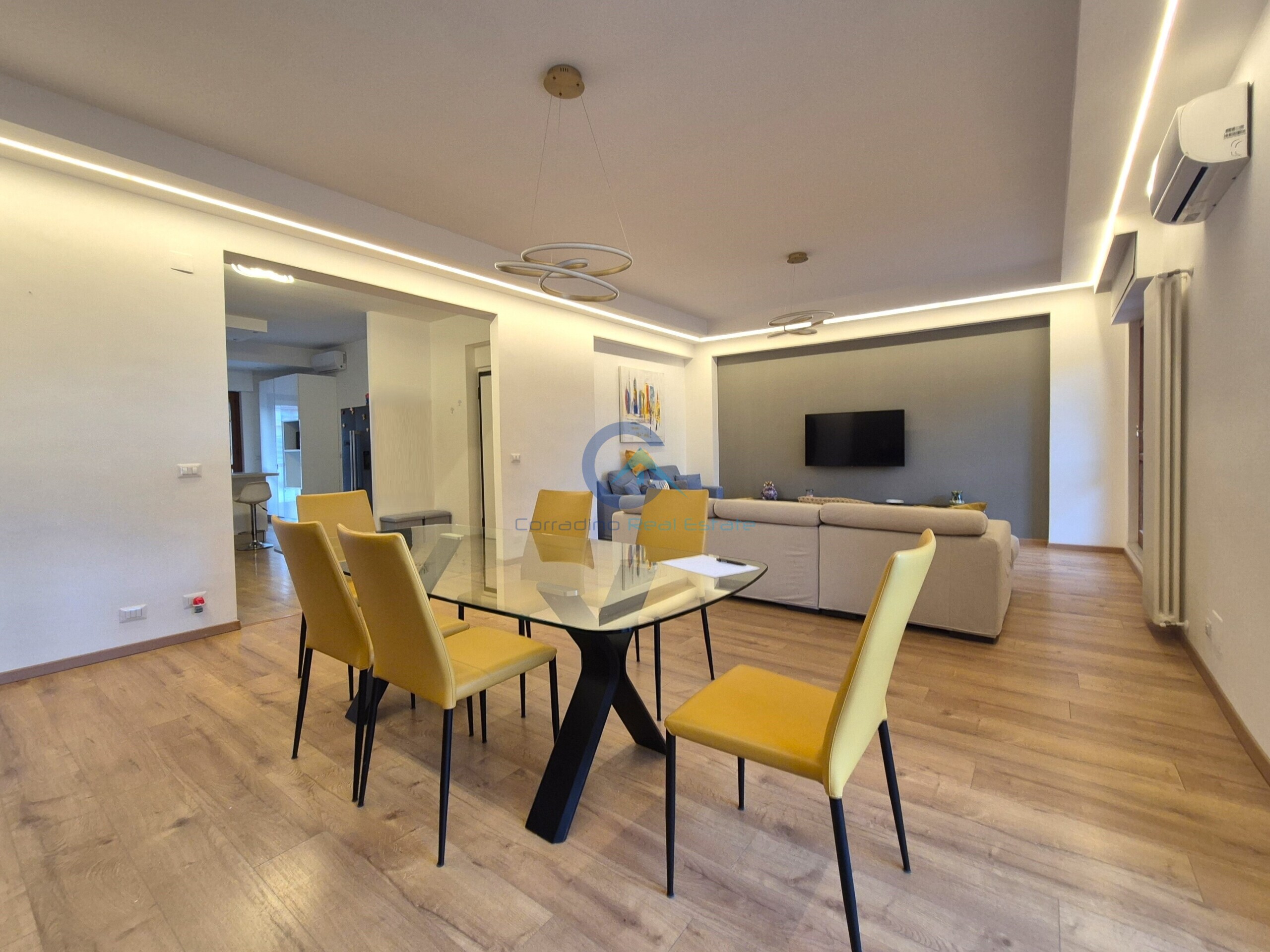 Trilocale con terrazzi in viale magna grecia 304, Catanzaro