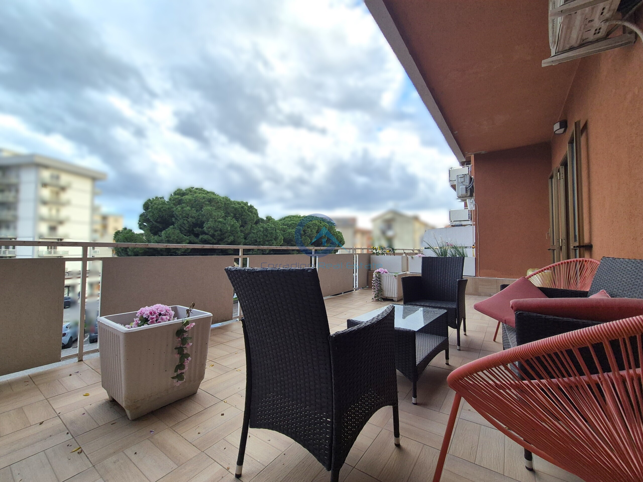 Trilocale con terrazzi in viale magna grecia 304, Catanzaro