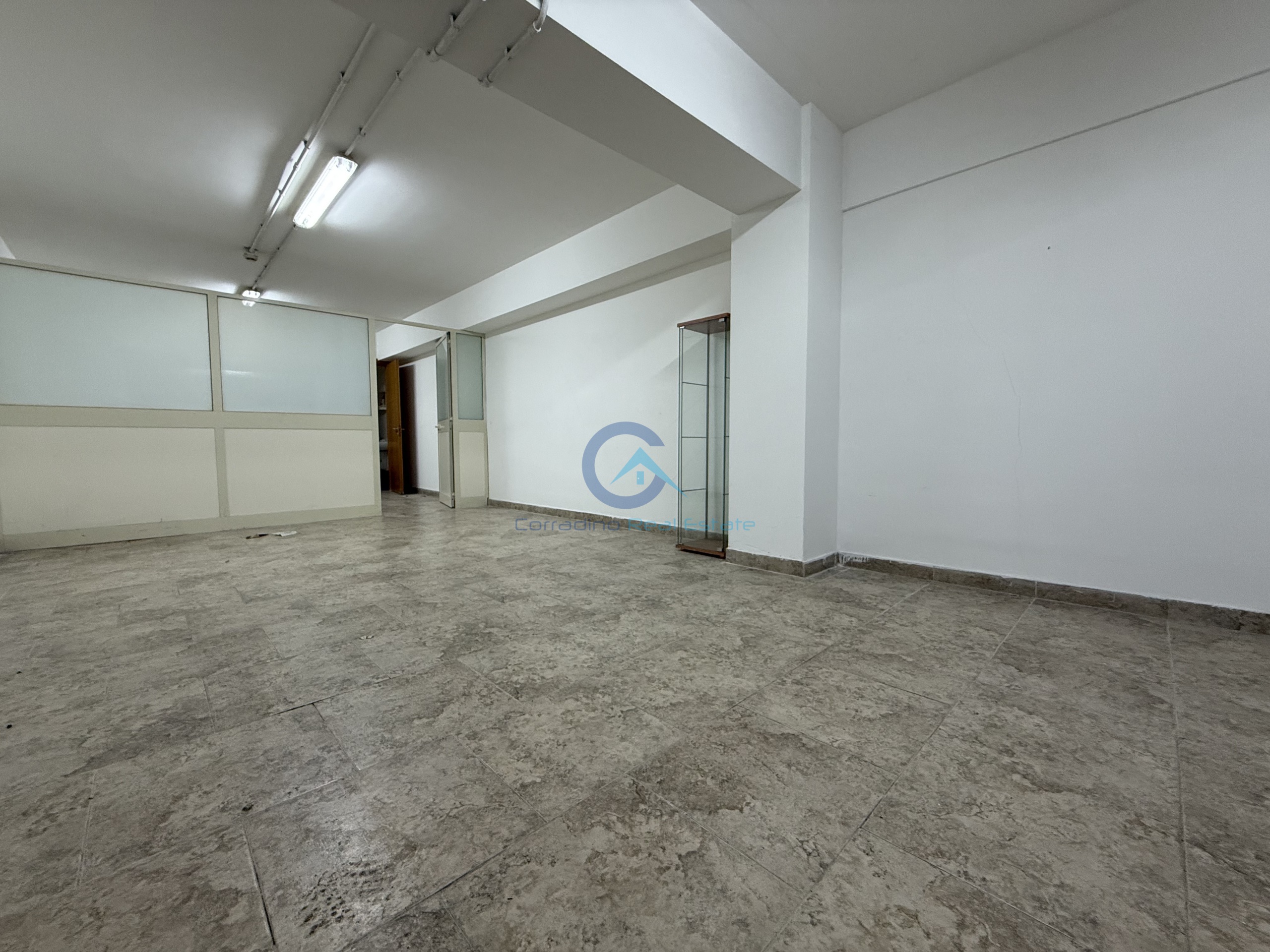 Magazzino in affitto in viale lucrezia della valle 19/8, Catanzaro