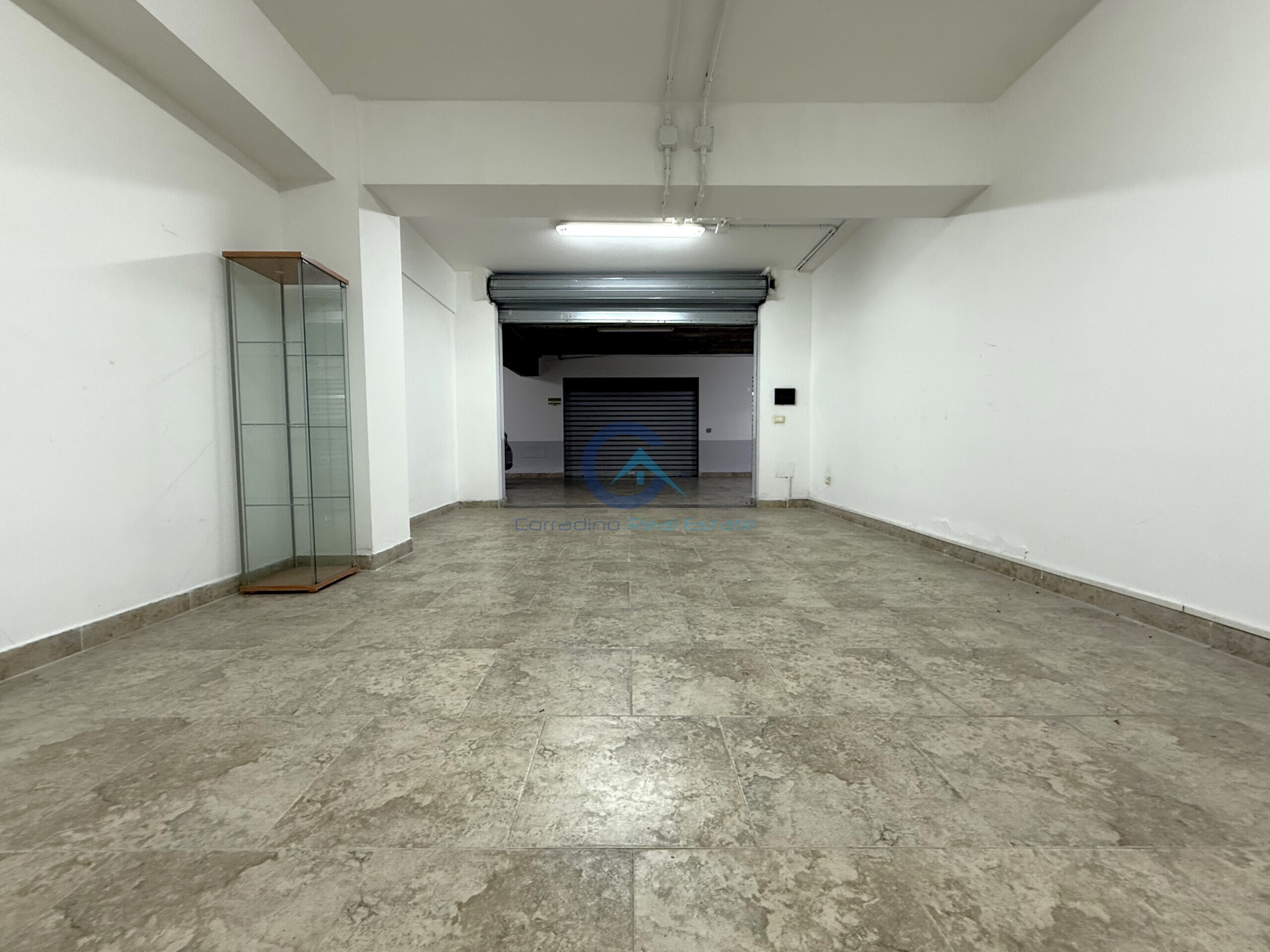 Magazzino in affitto in viale lucrezia della valle 19/8, Catanzaro