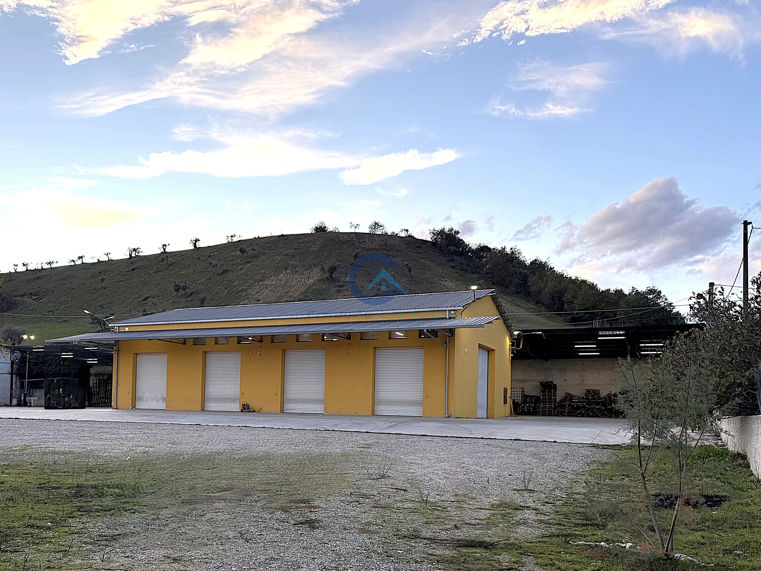 Capannone in vendita in s.da statale 19 delle calabrie, Mongrassano