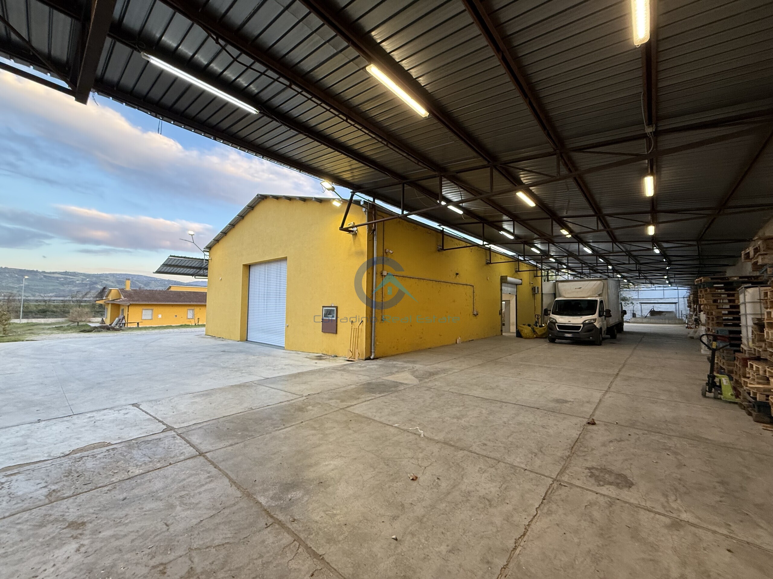 Capannone in vendita in s.da statale 19 delle calabrie, Mongrassano