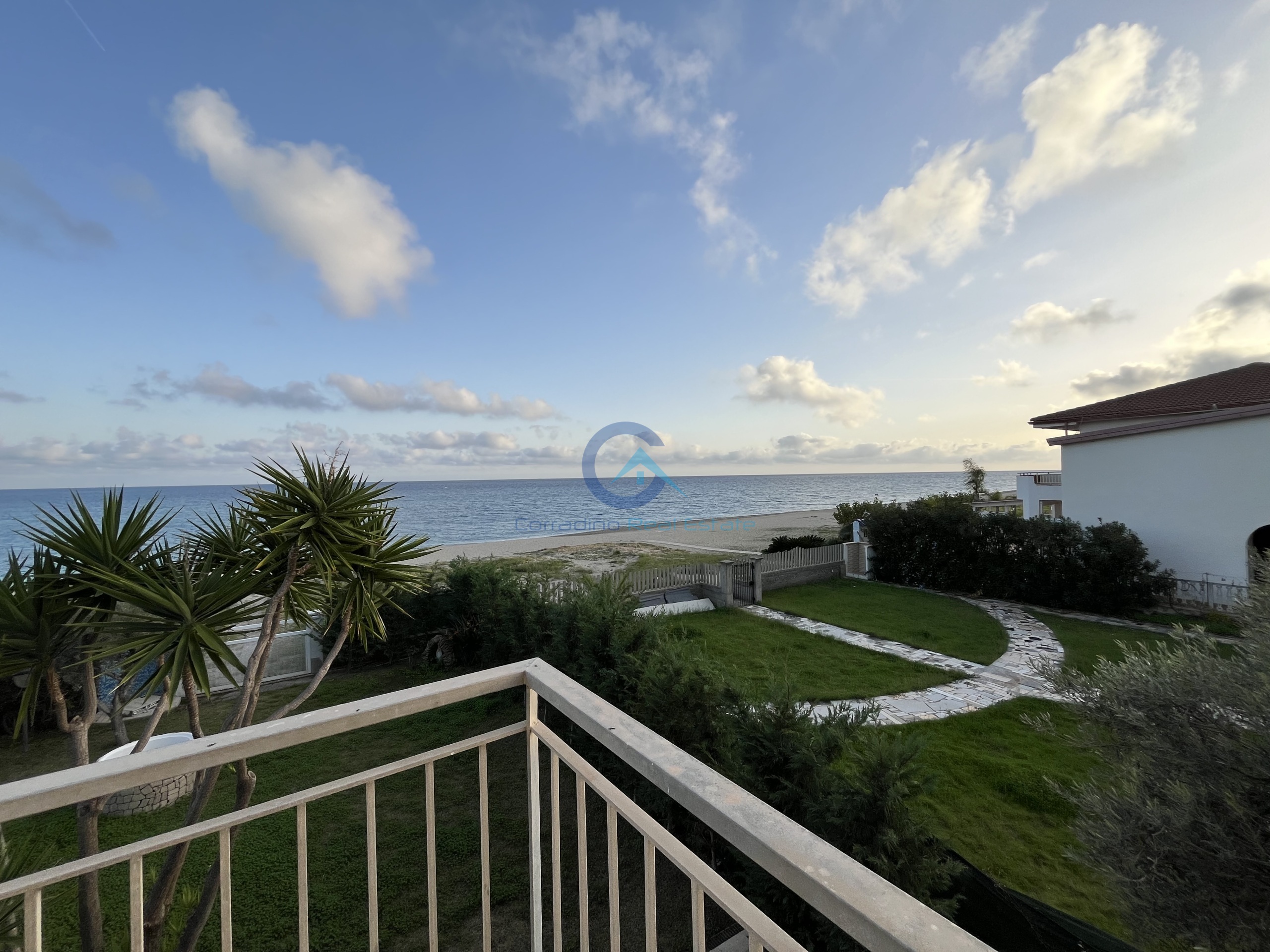 Bilocale con giardino in via nazionale 152, Riace